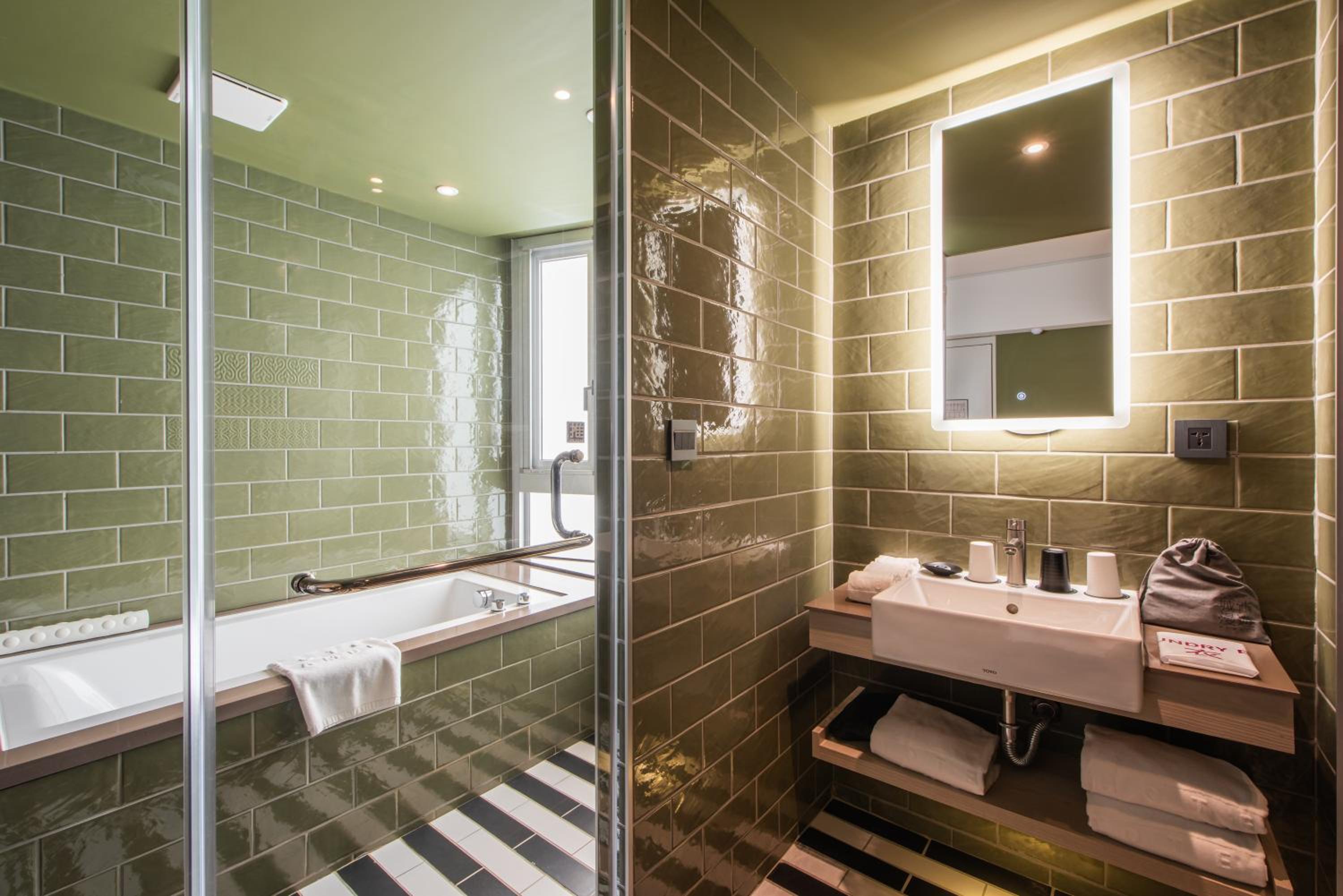 Triple Room with Bathroom - Photo 9