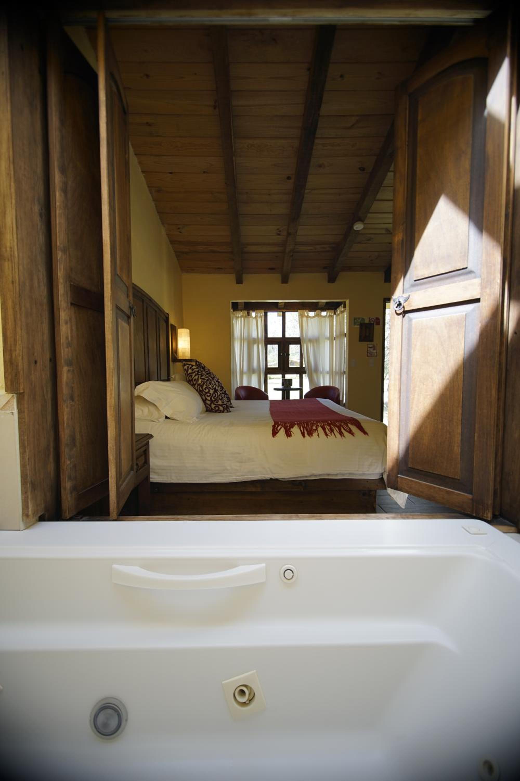 Suite - Photo 9