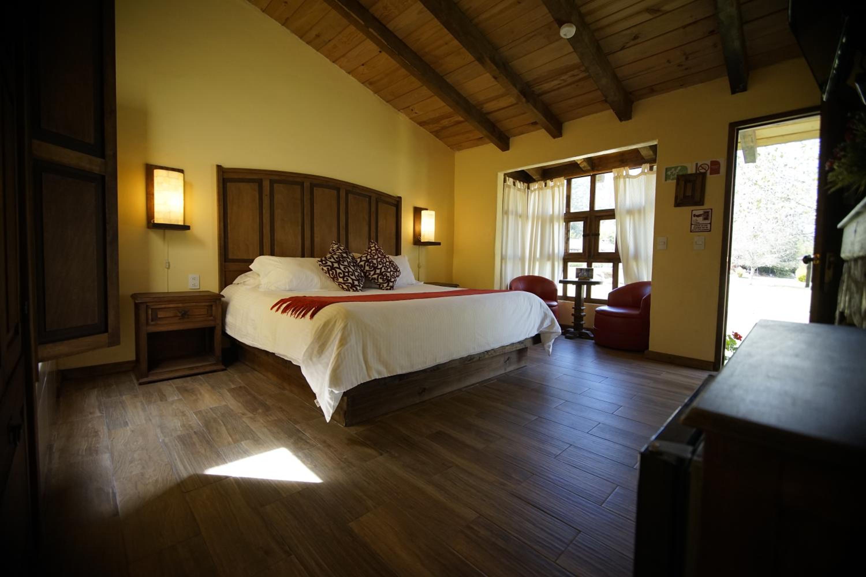 Suite - Photo 8