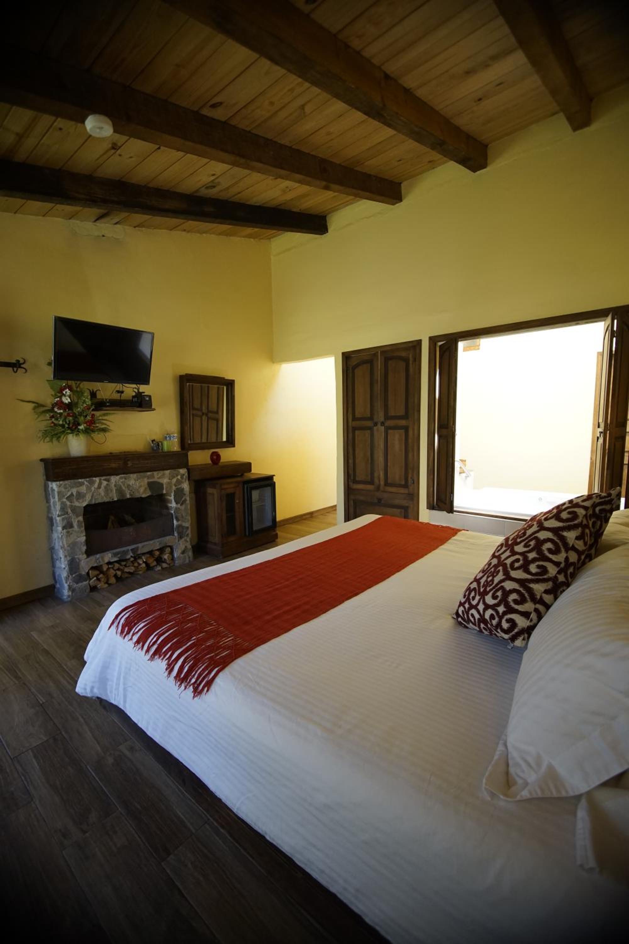 Suite - Photo 3