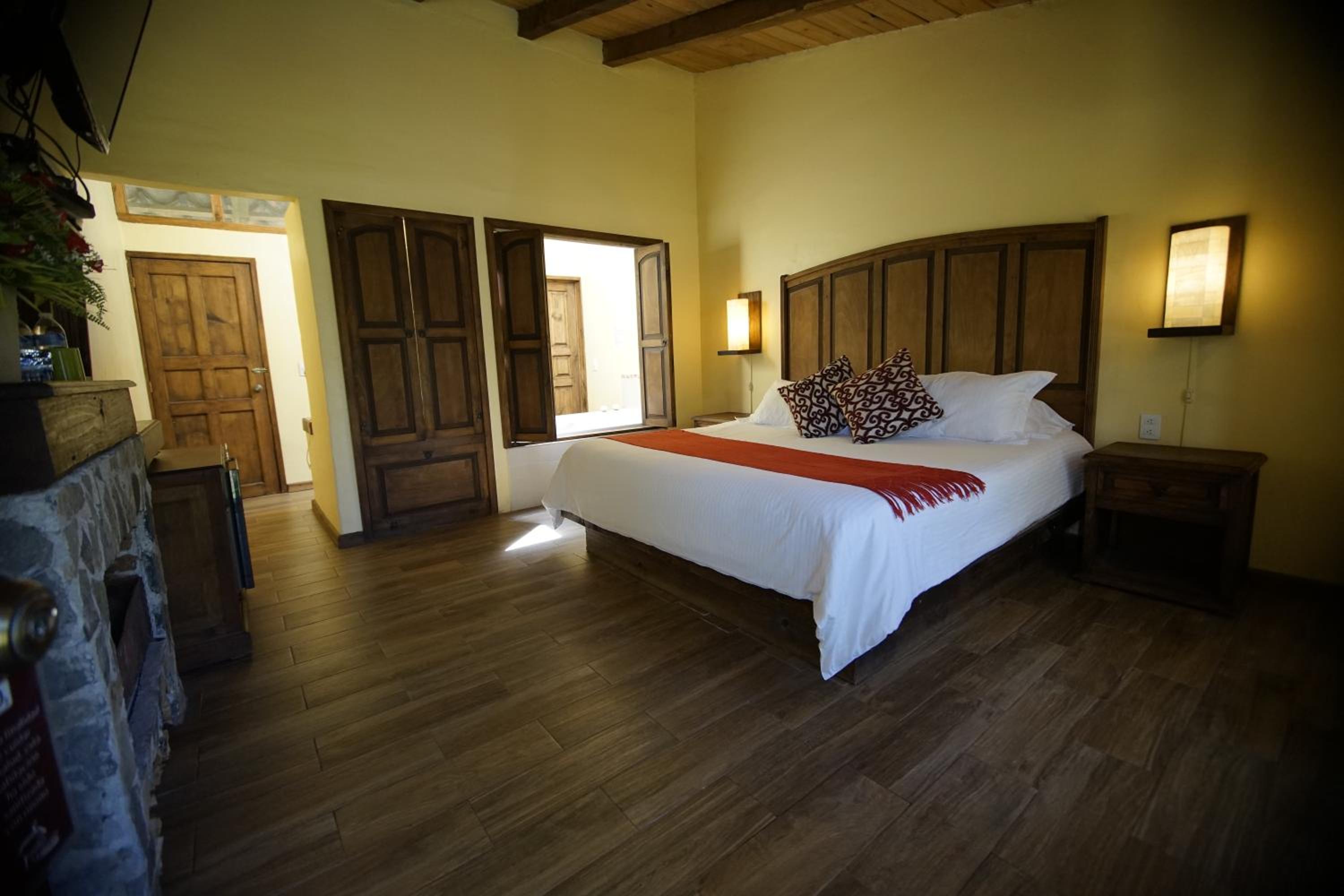 Suite - Photo 4