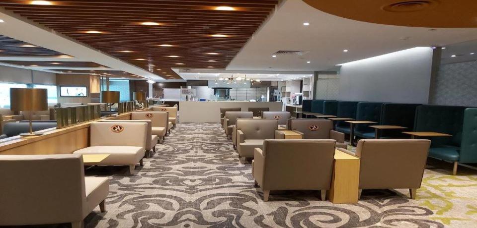 10 Hours Lounge Use Seated Sofa Chairs (NO BED) Check-in between 7AM to 7PM photo 3