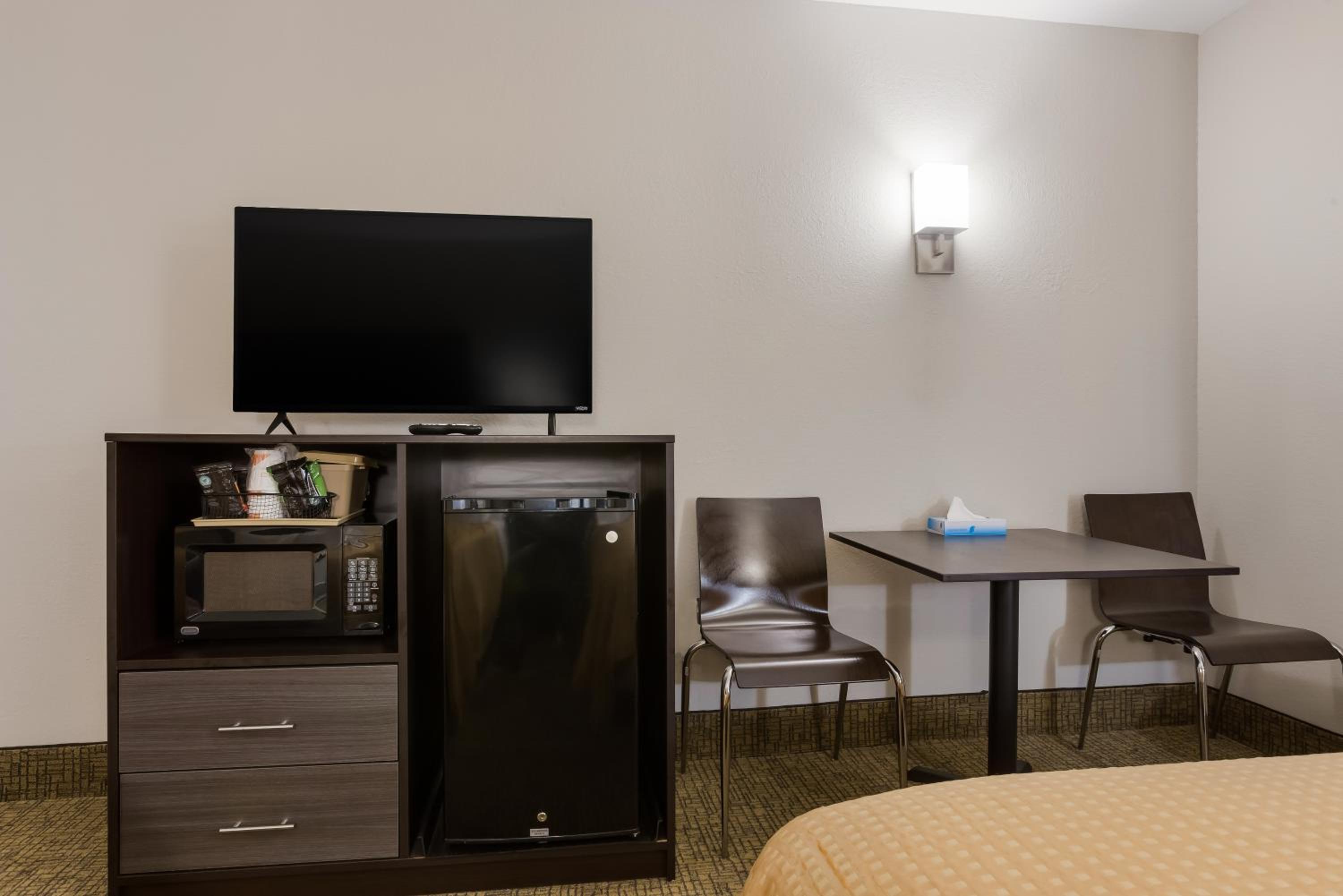 King Room - Accessible/Non-Smoking/No Pets - Photo 1