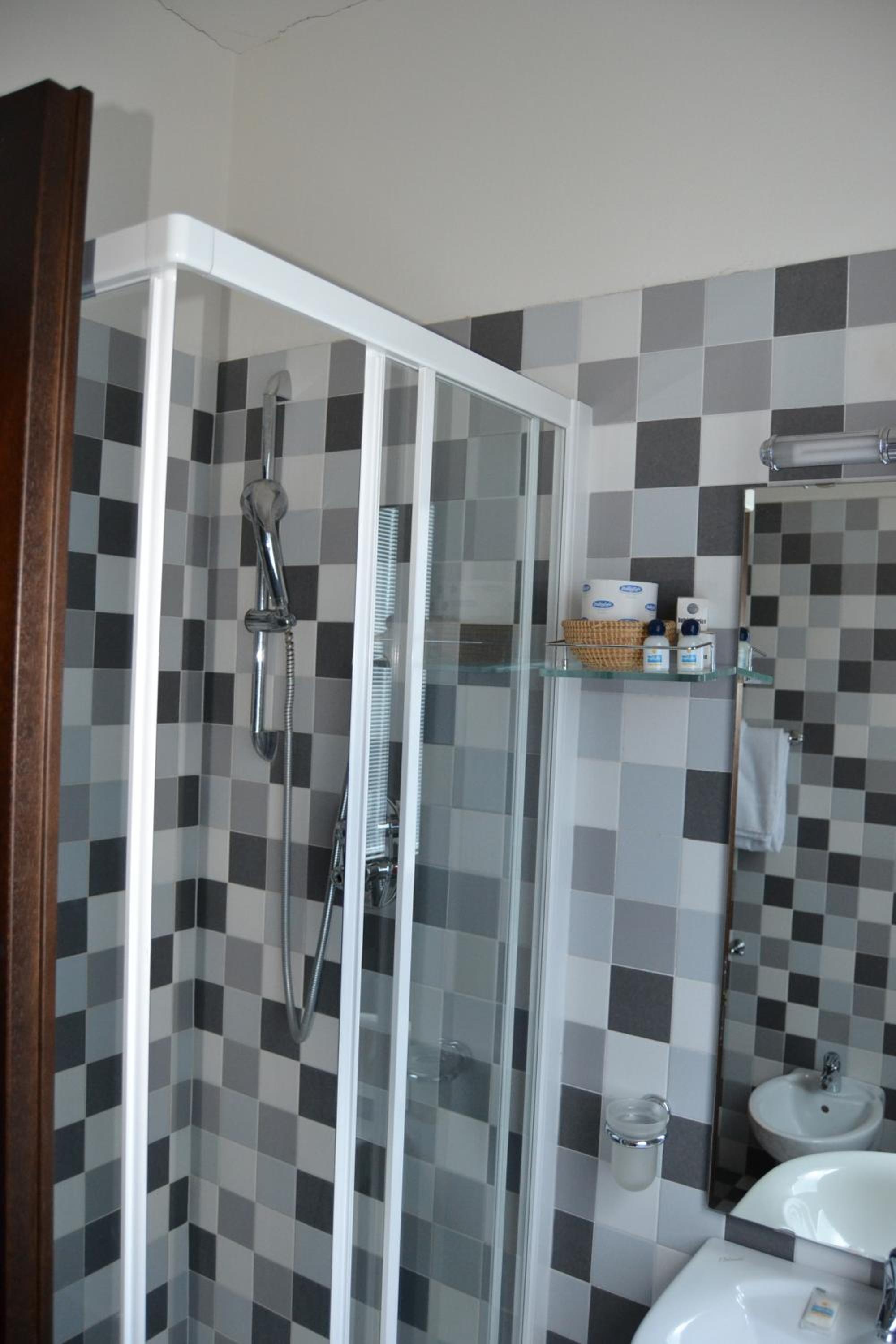 Triple Room - Photo 8