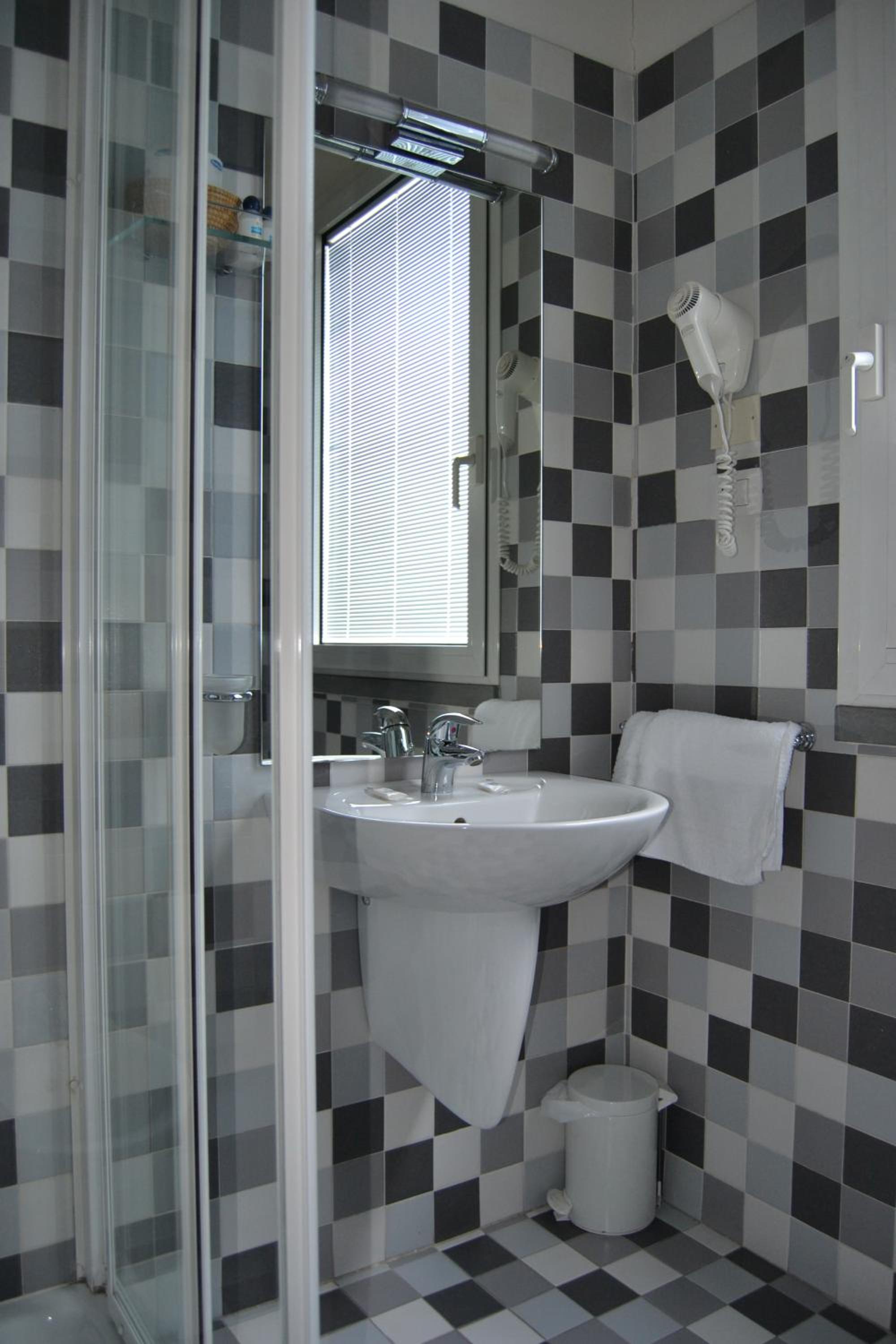 Triple Room - Photo 3