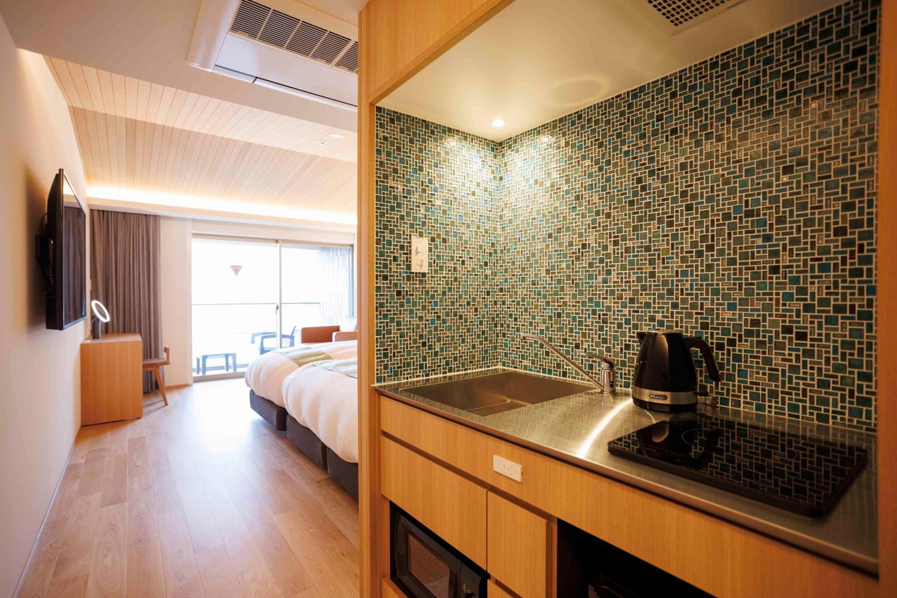 Deluxe Queen Room with Sauna - Photo 12
