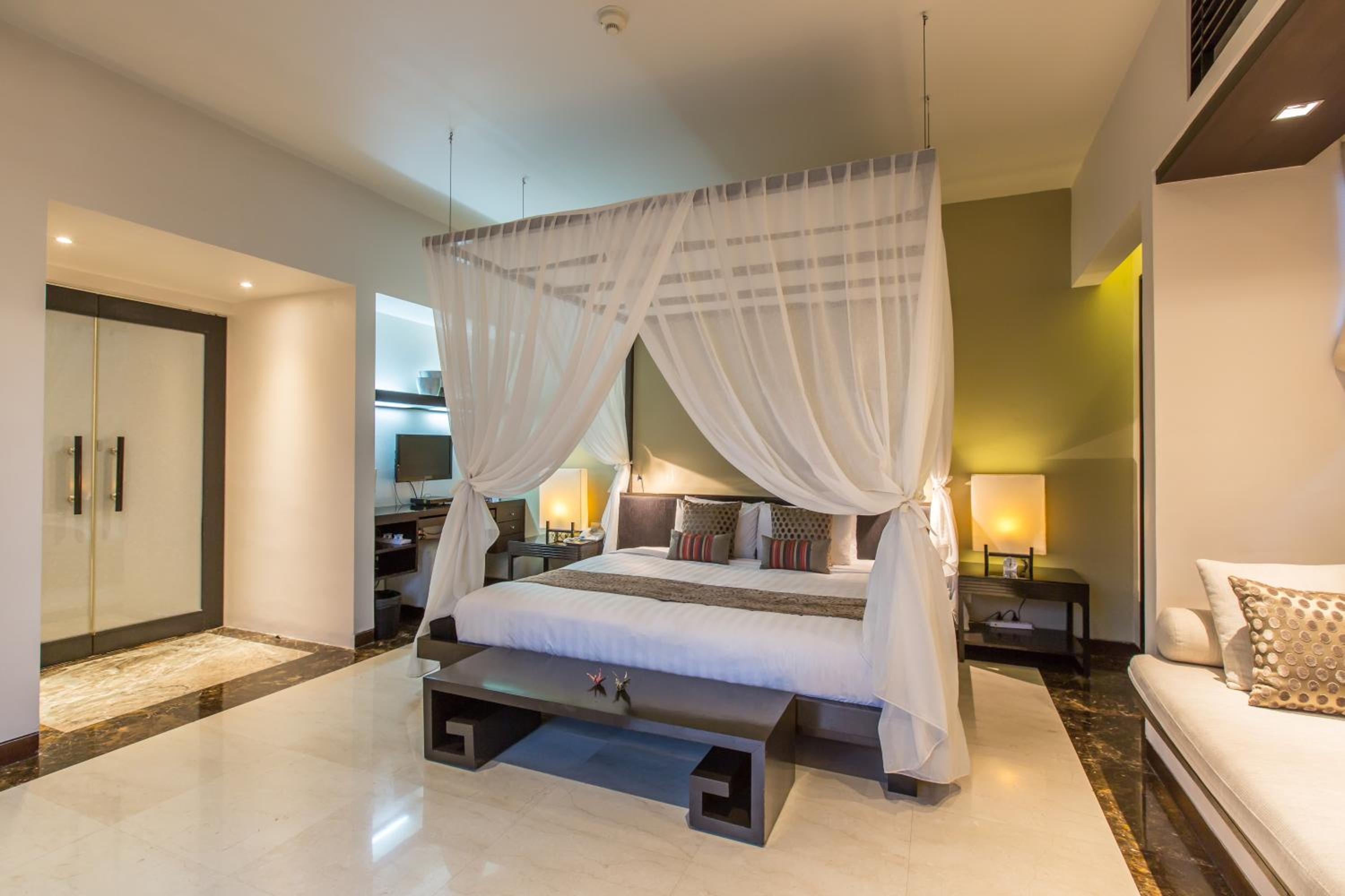 Luxury One-Bedroom Villa with Private Pool - Photo 4