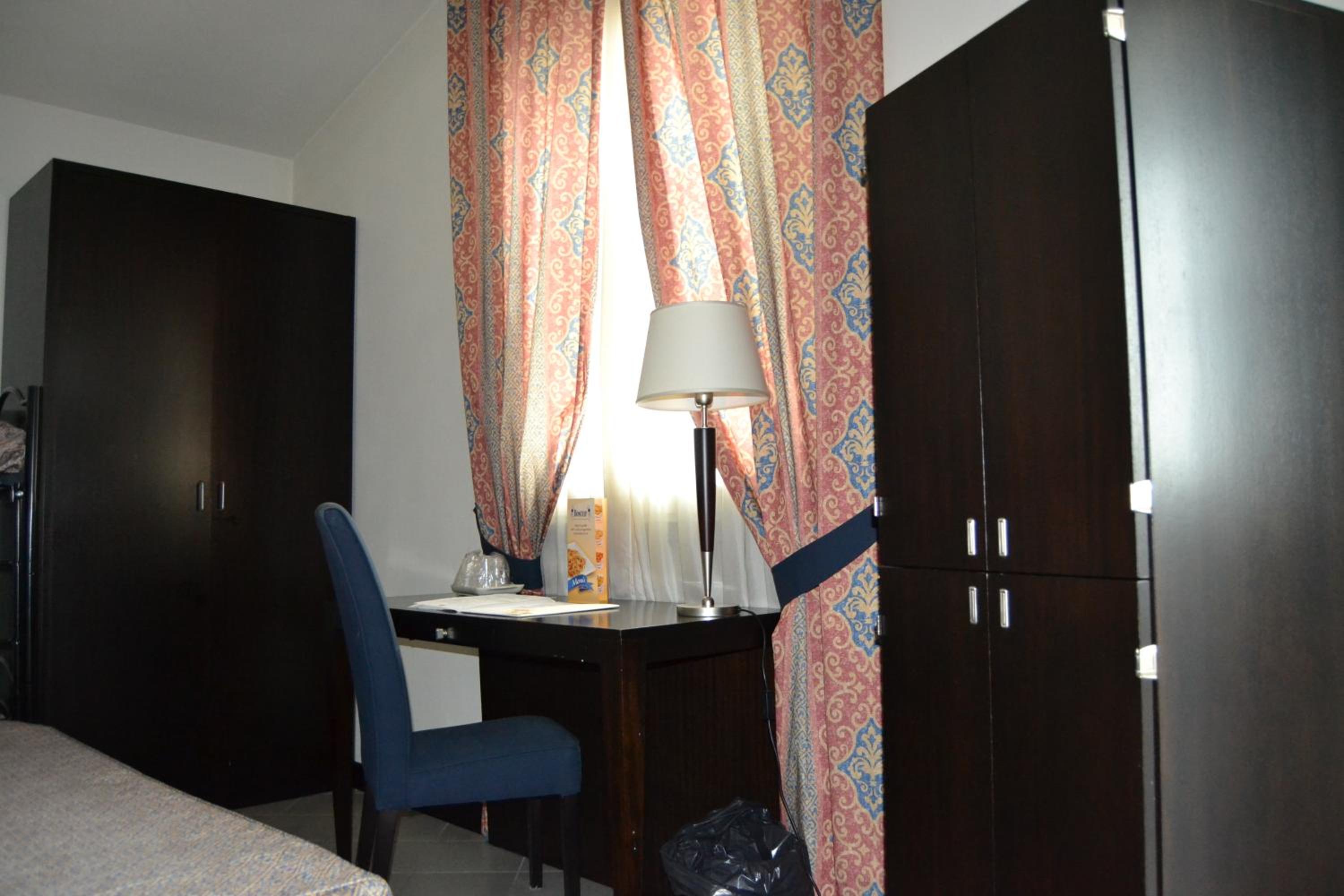 Triple Room - Photo 9