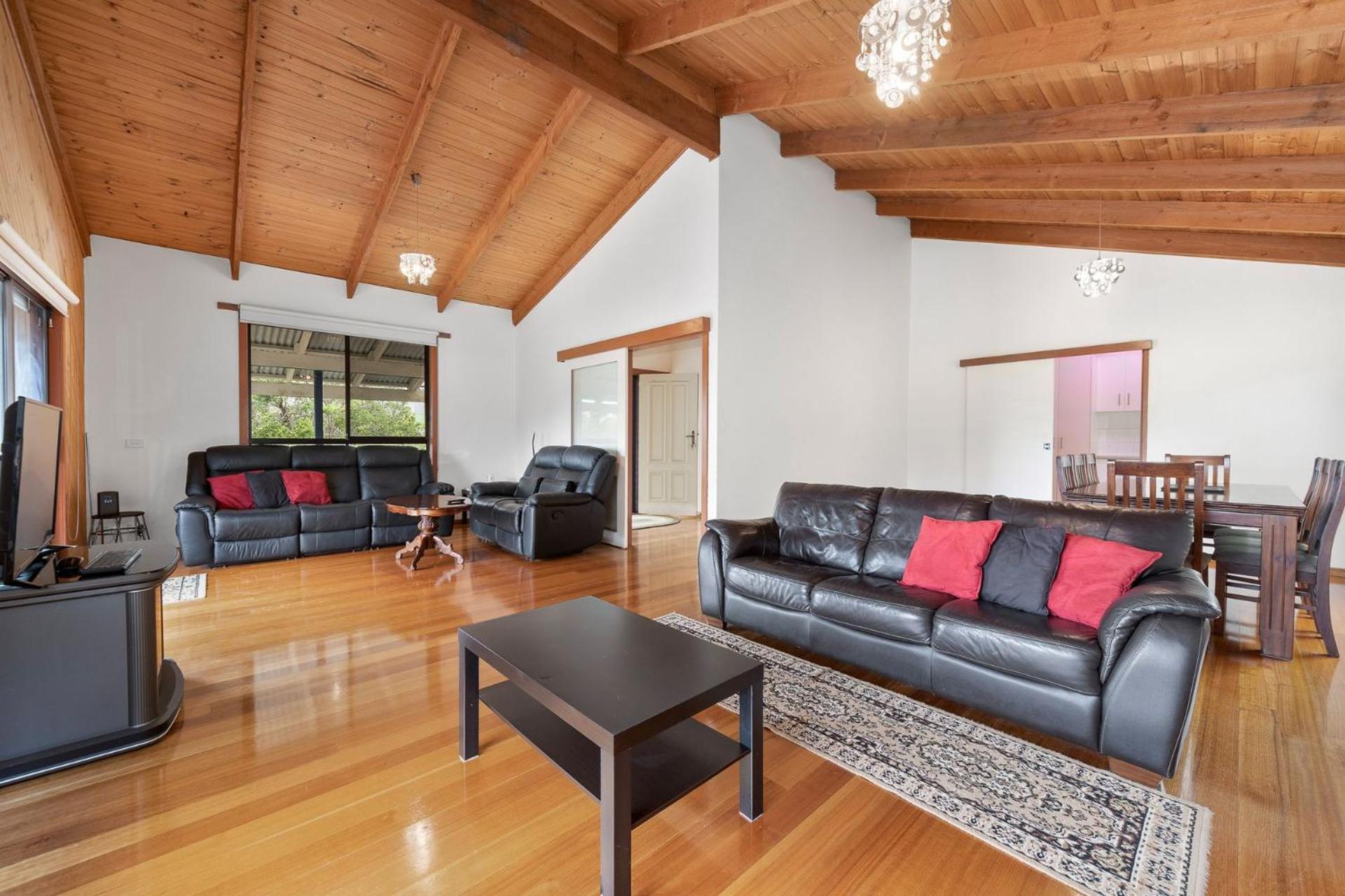 Seven-Bedroom House photo 1