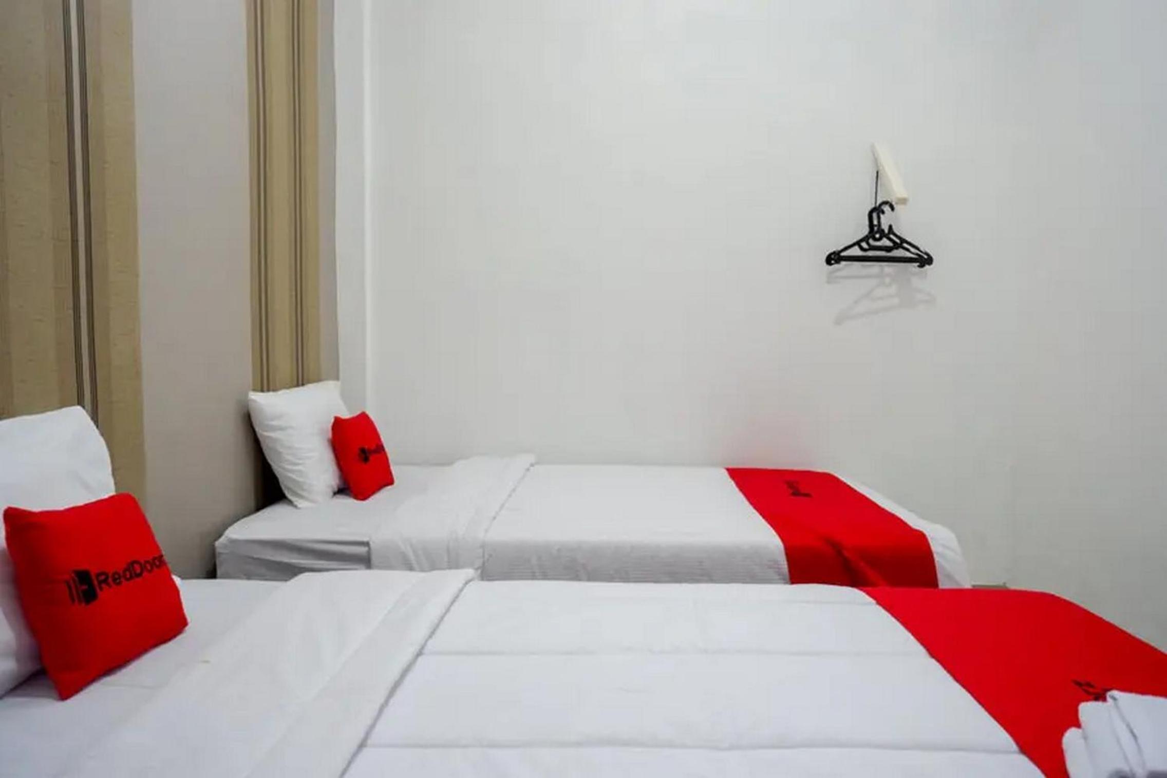 Twin Room - Photo 3