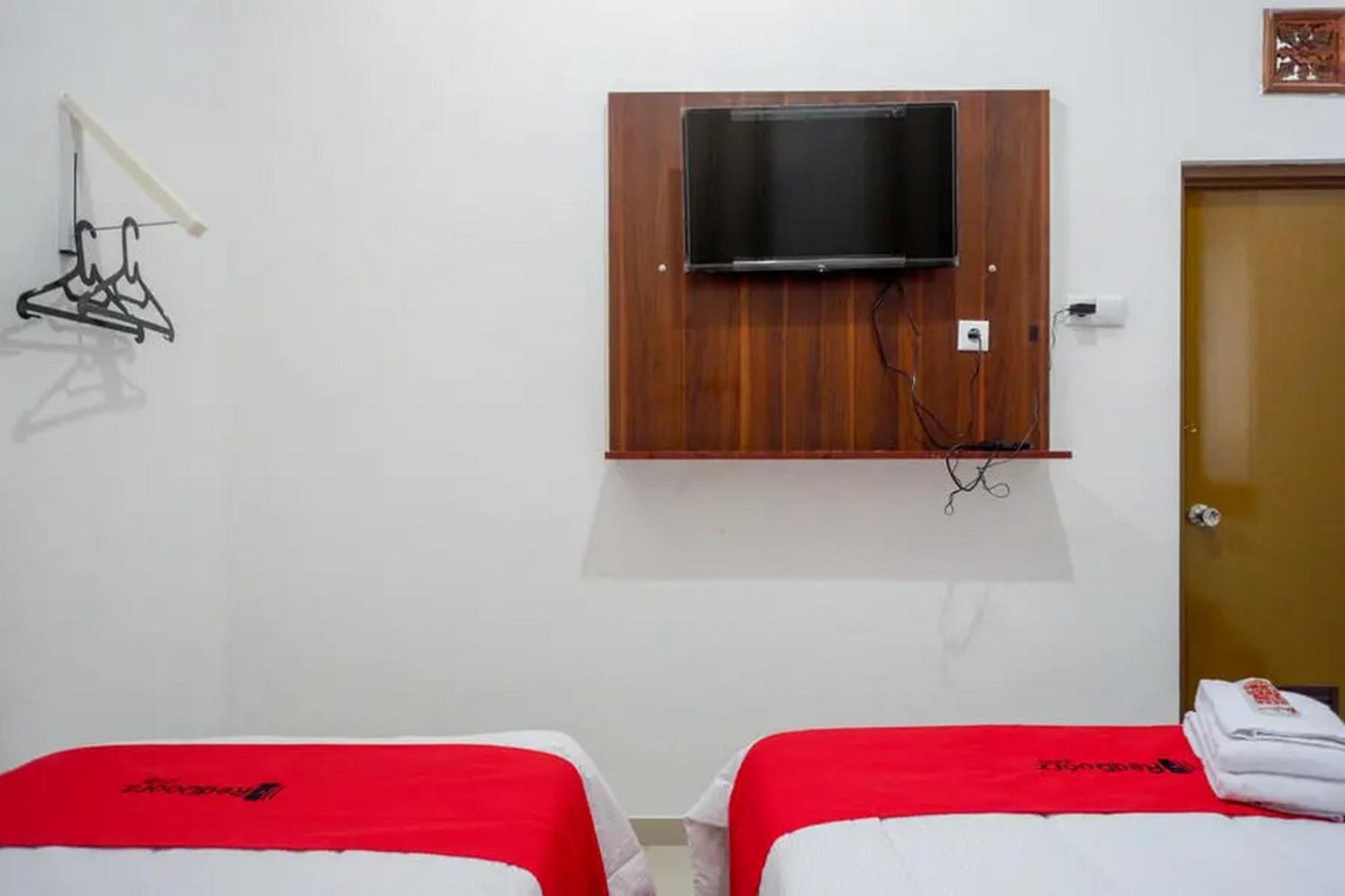 Deluxe Twin Room - Photo 1