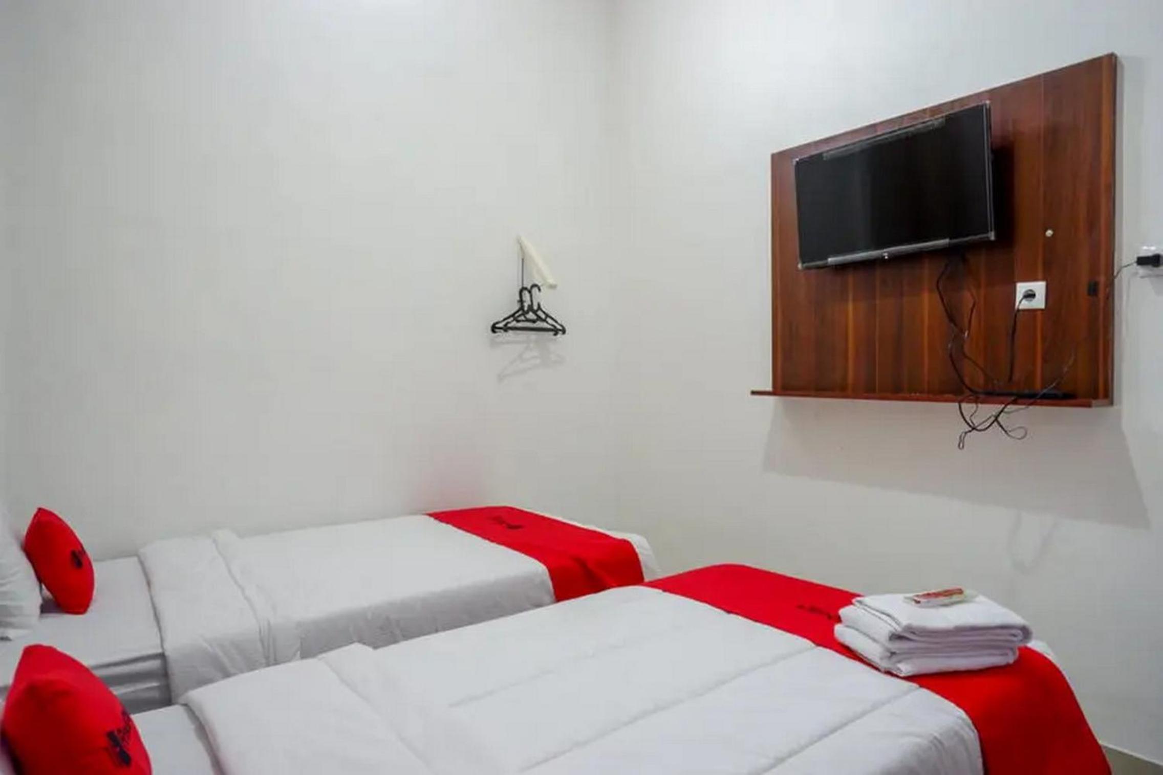 Twin Room - Photo 4