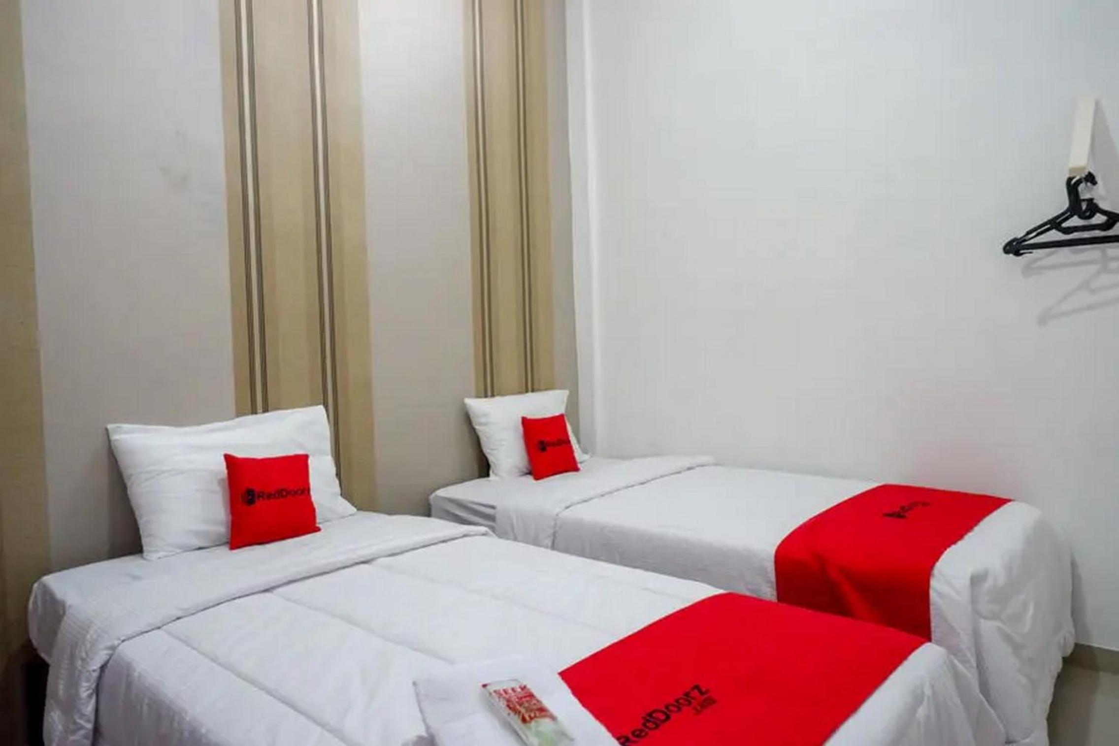 Twin Room - Photo 7