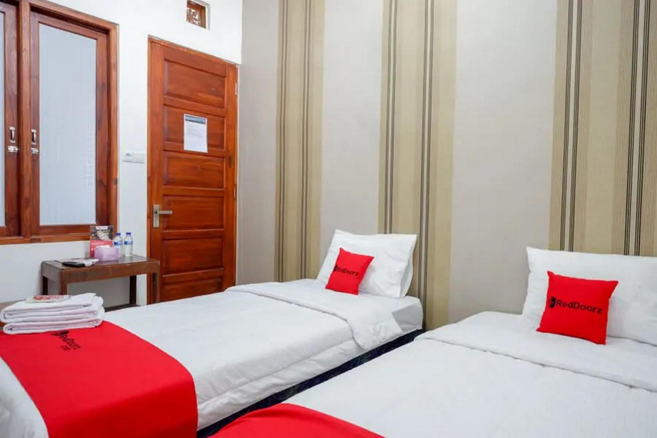 Twin Room - Photo 10