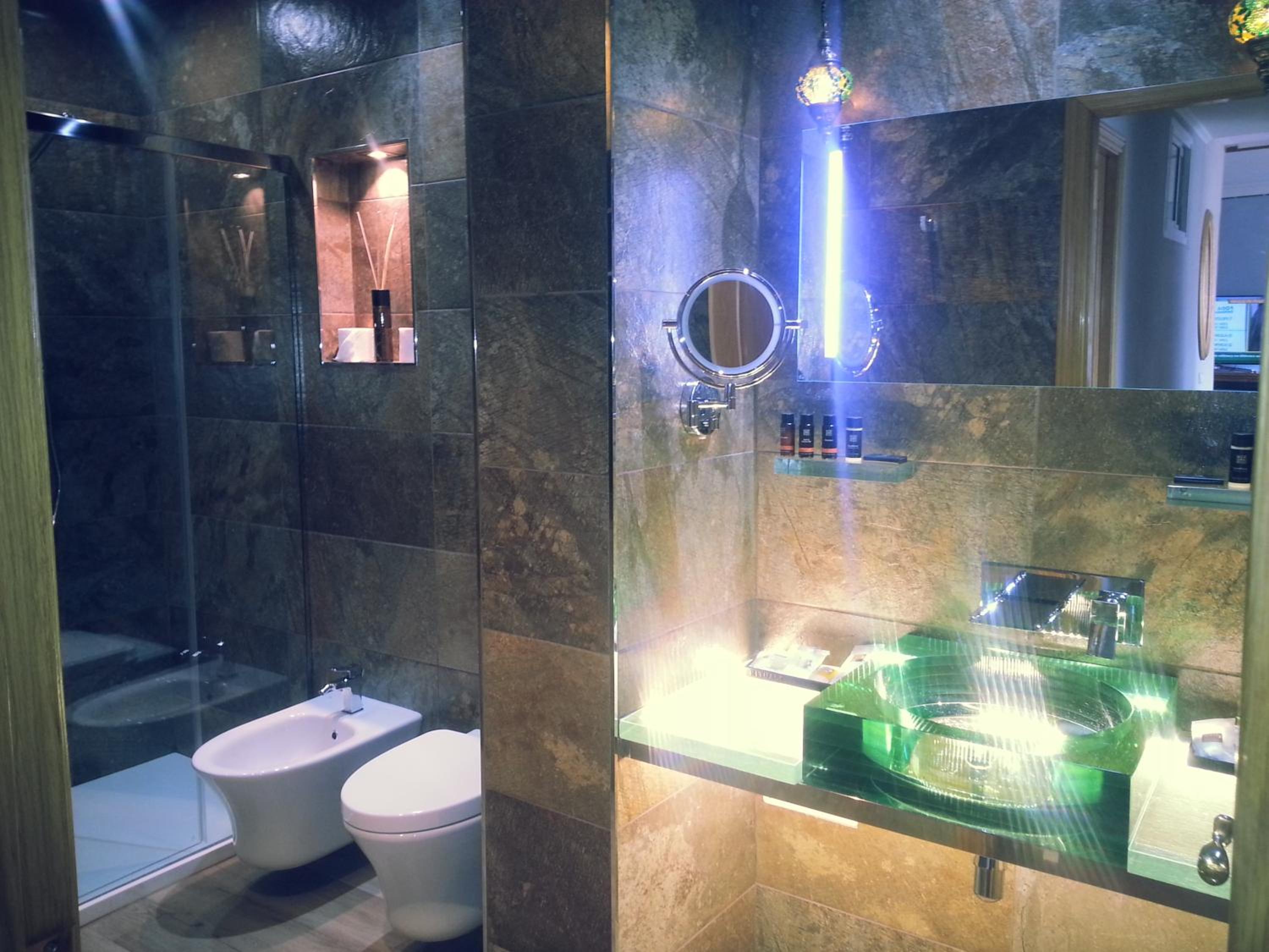 Two-Bedroom House (2-6 Adults) - Photo 120
