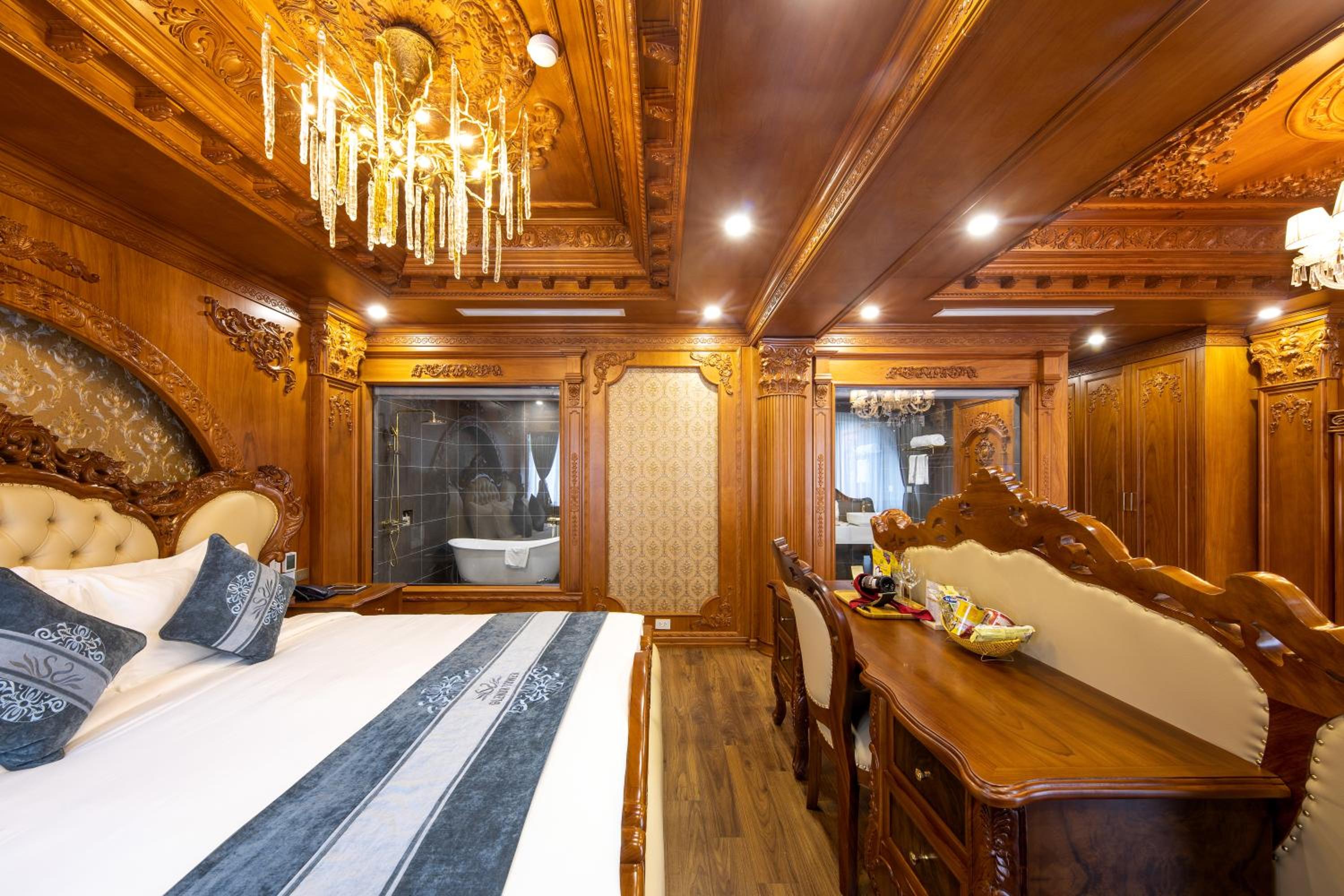 Executive Suite - Photo 11