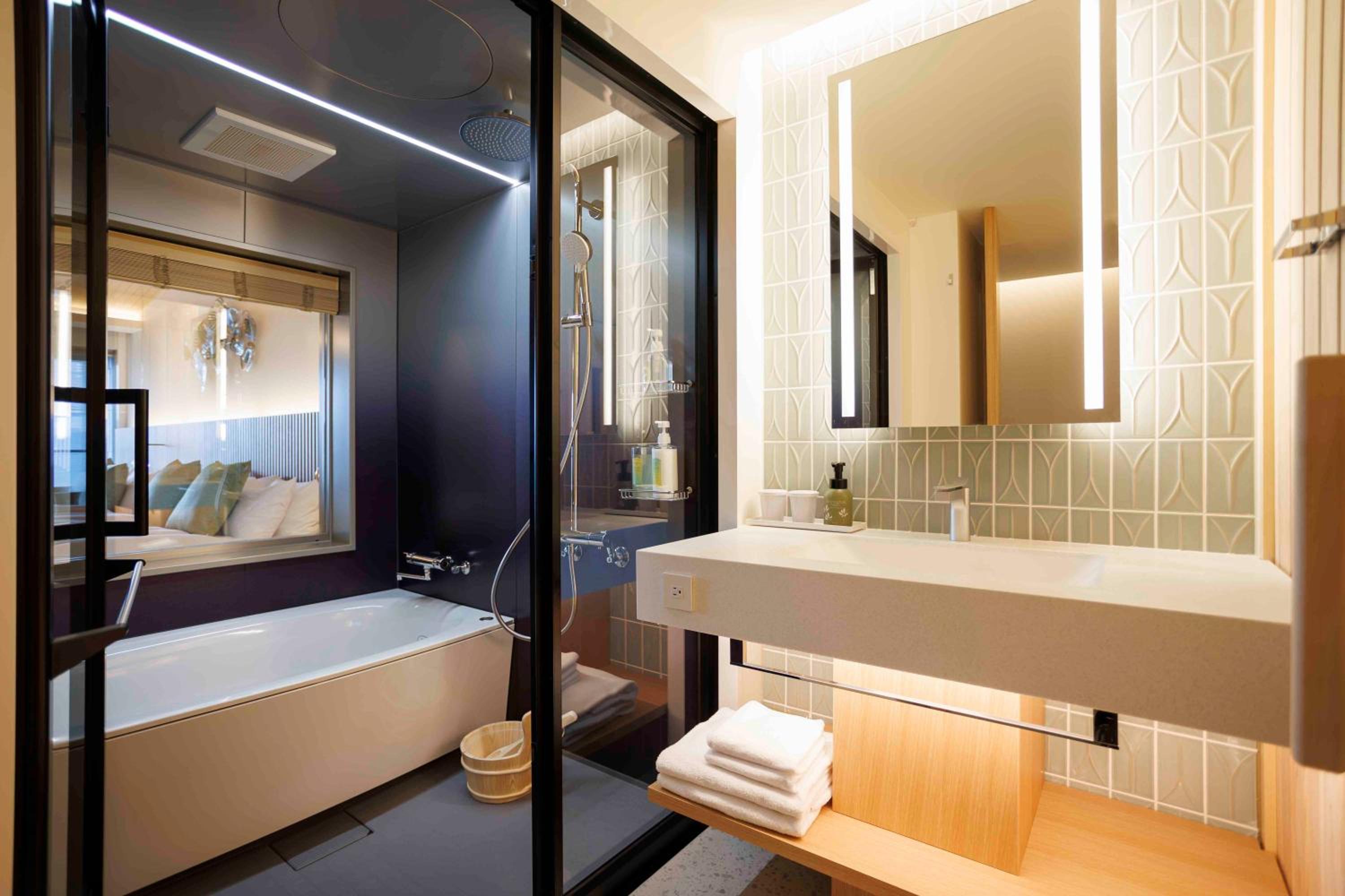 Deluxe Queen Room with Sauna - Photo 8