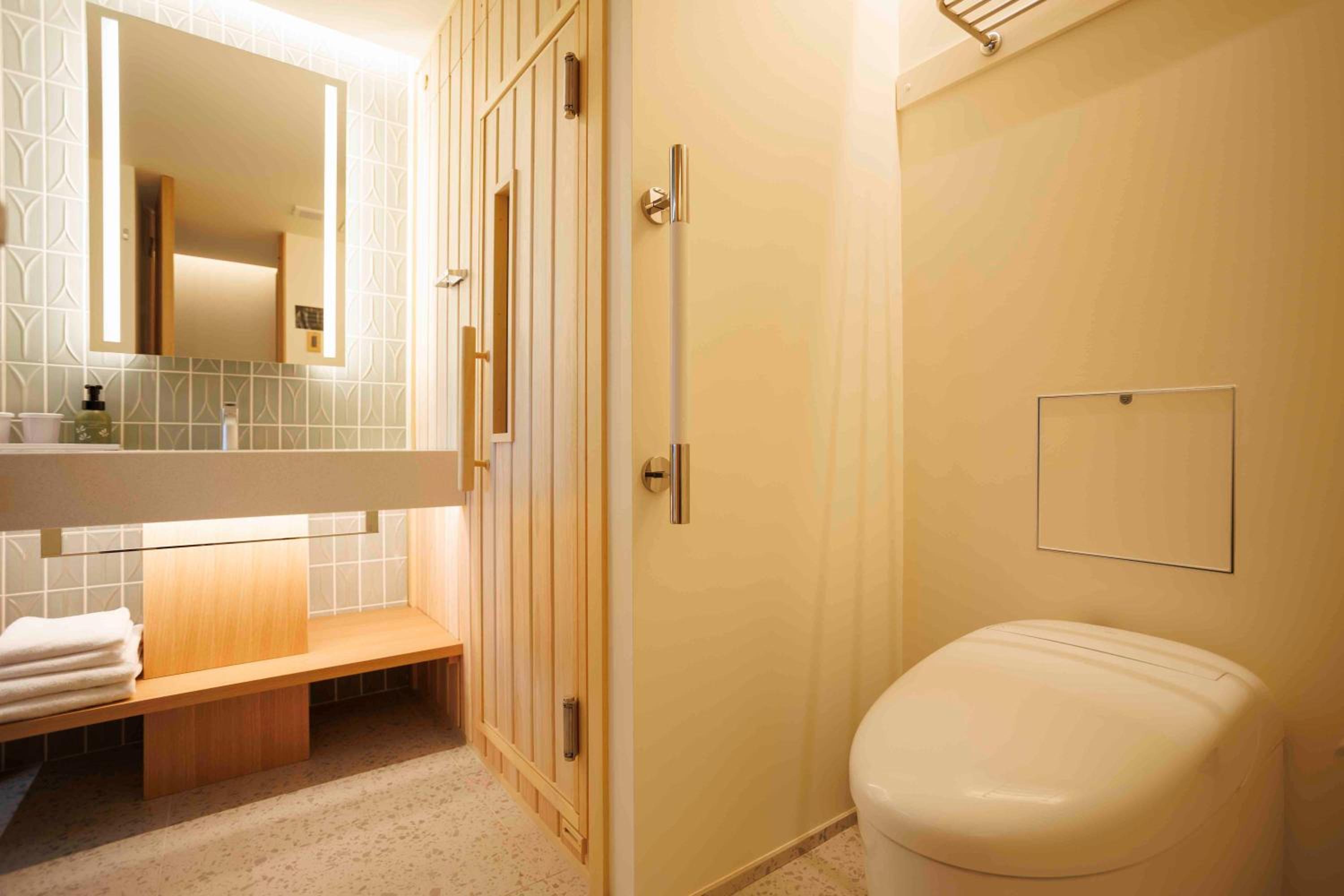 Deluxe Queen Room with Sauna - Photo 5
