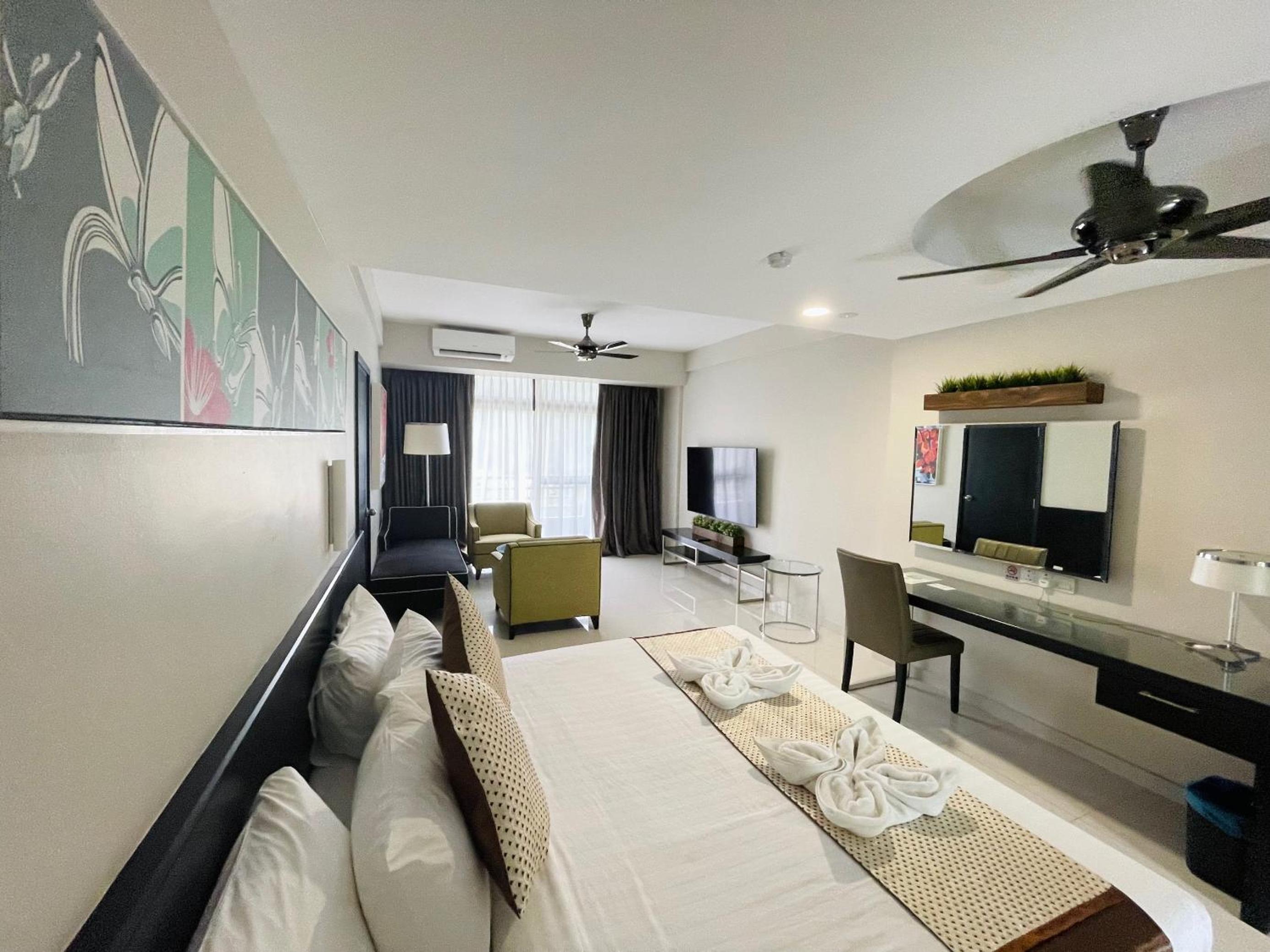 King Room with Balcony photo 3