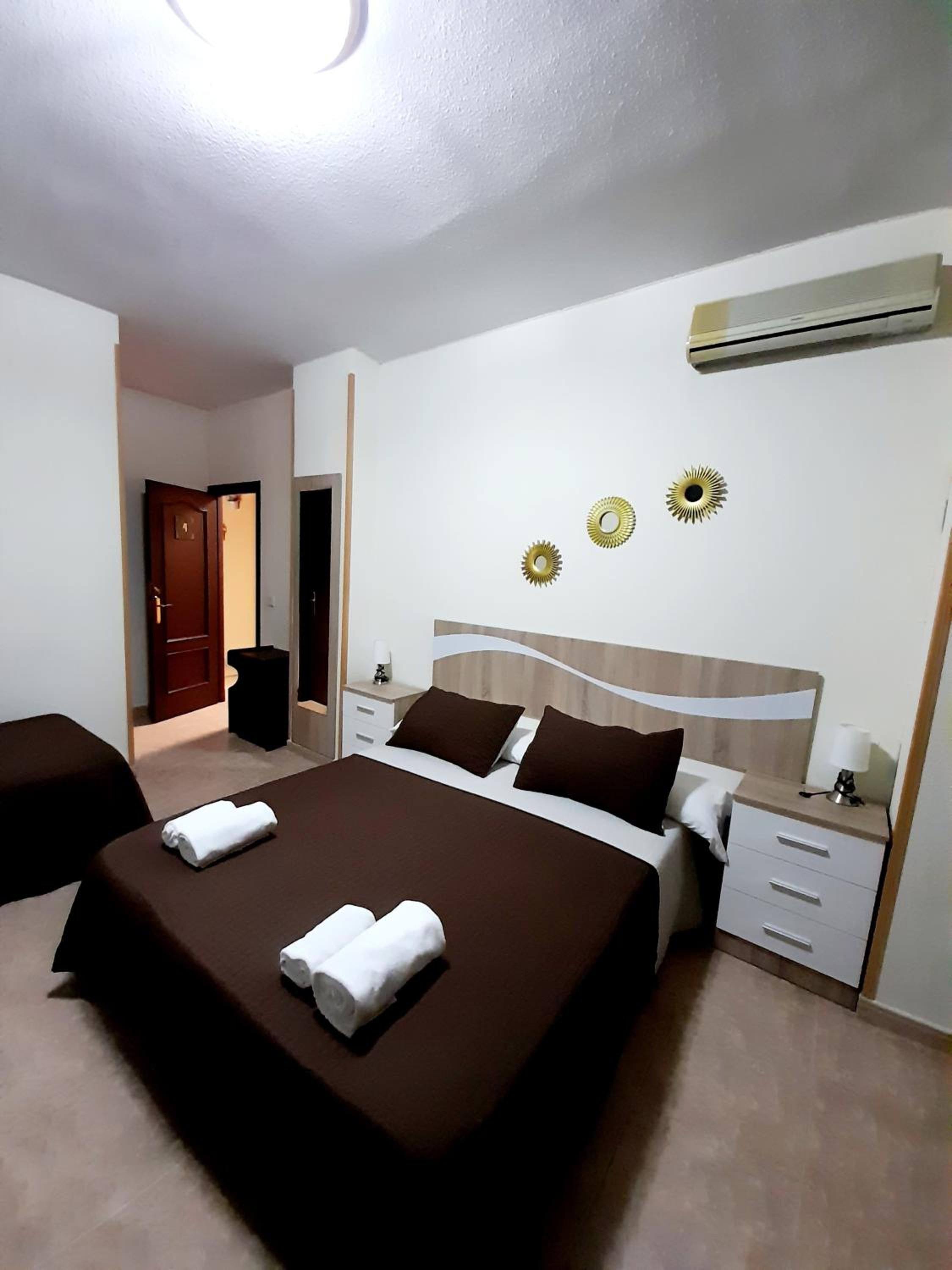 Triple Room with Private Bathroom - Photo 1