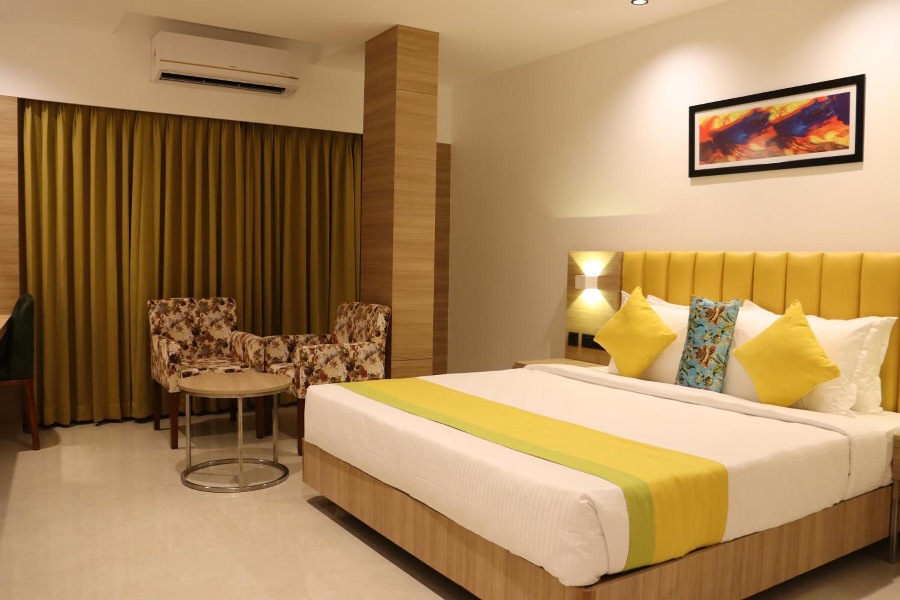 Deluxe King Room - Photo 6
