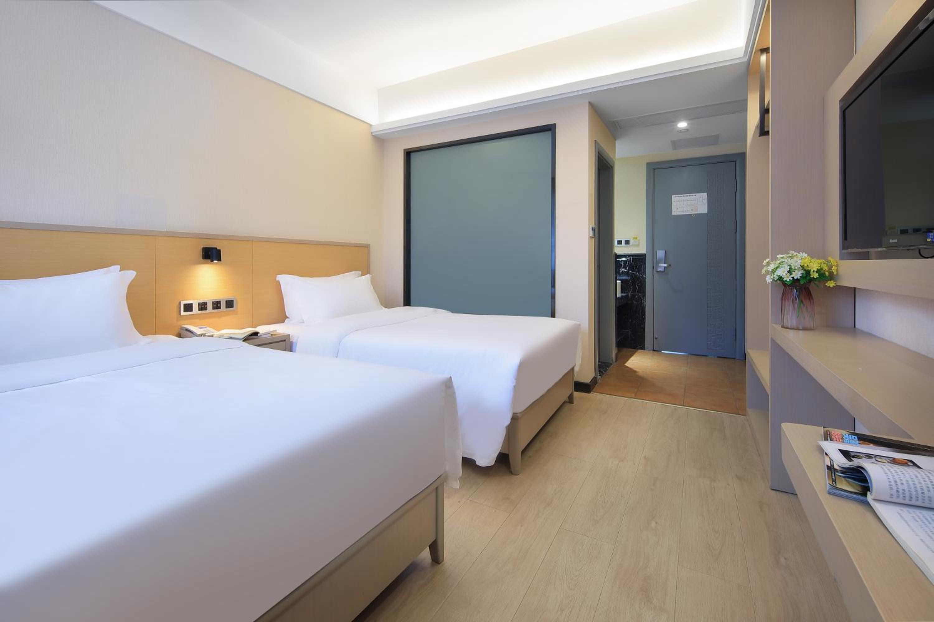 Comfort Twin Room photo 3