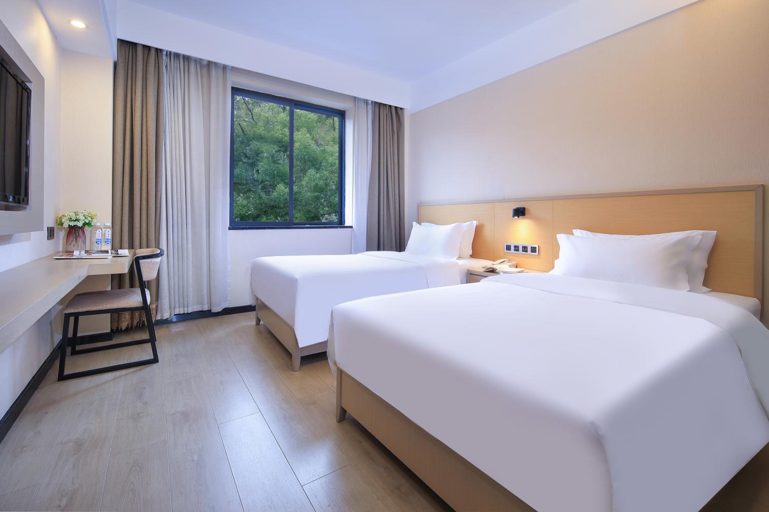 Comfort Twin Room