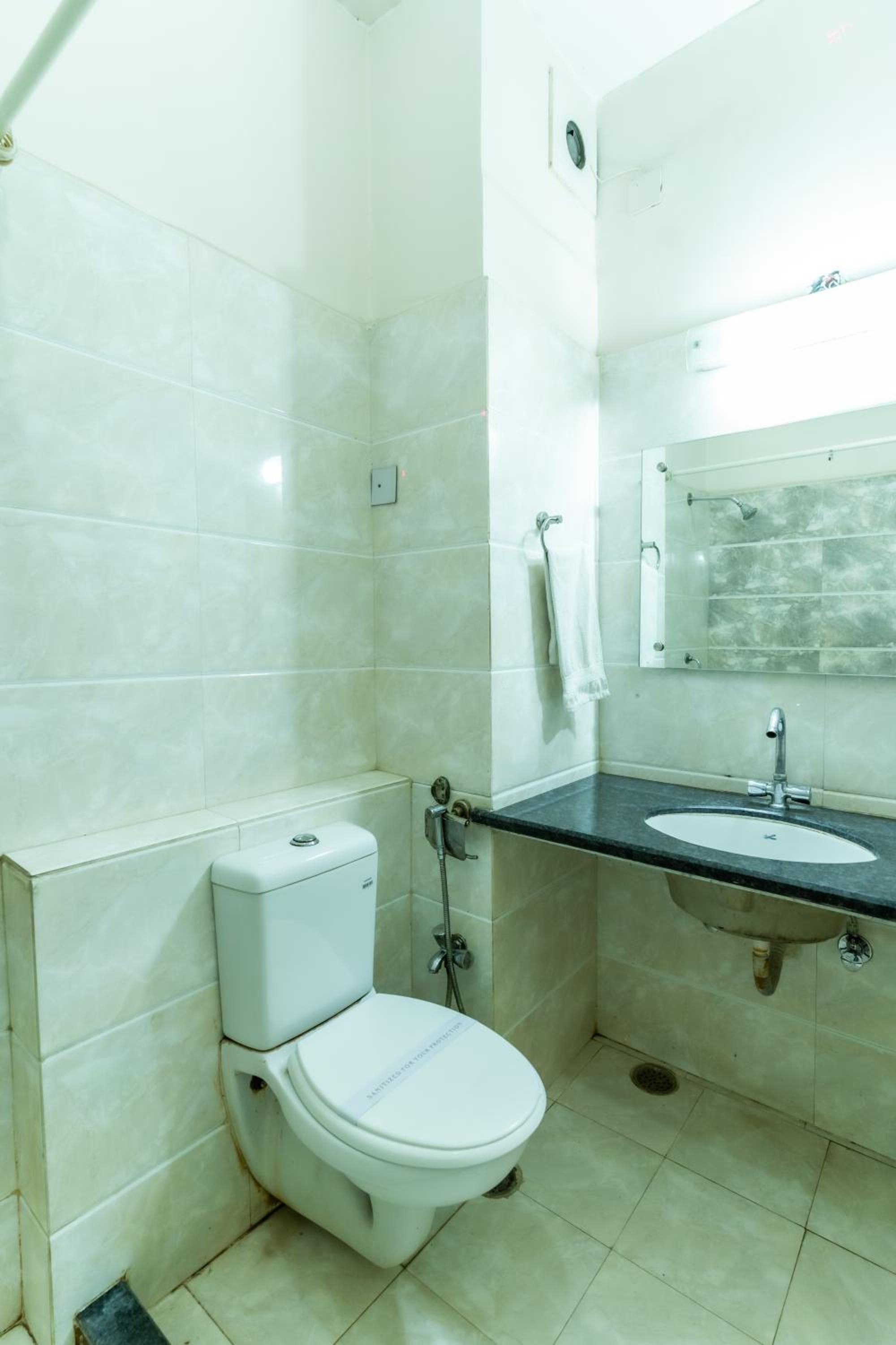 Deluxe Room - Photo 16