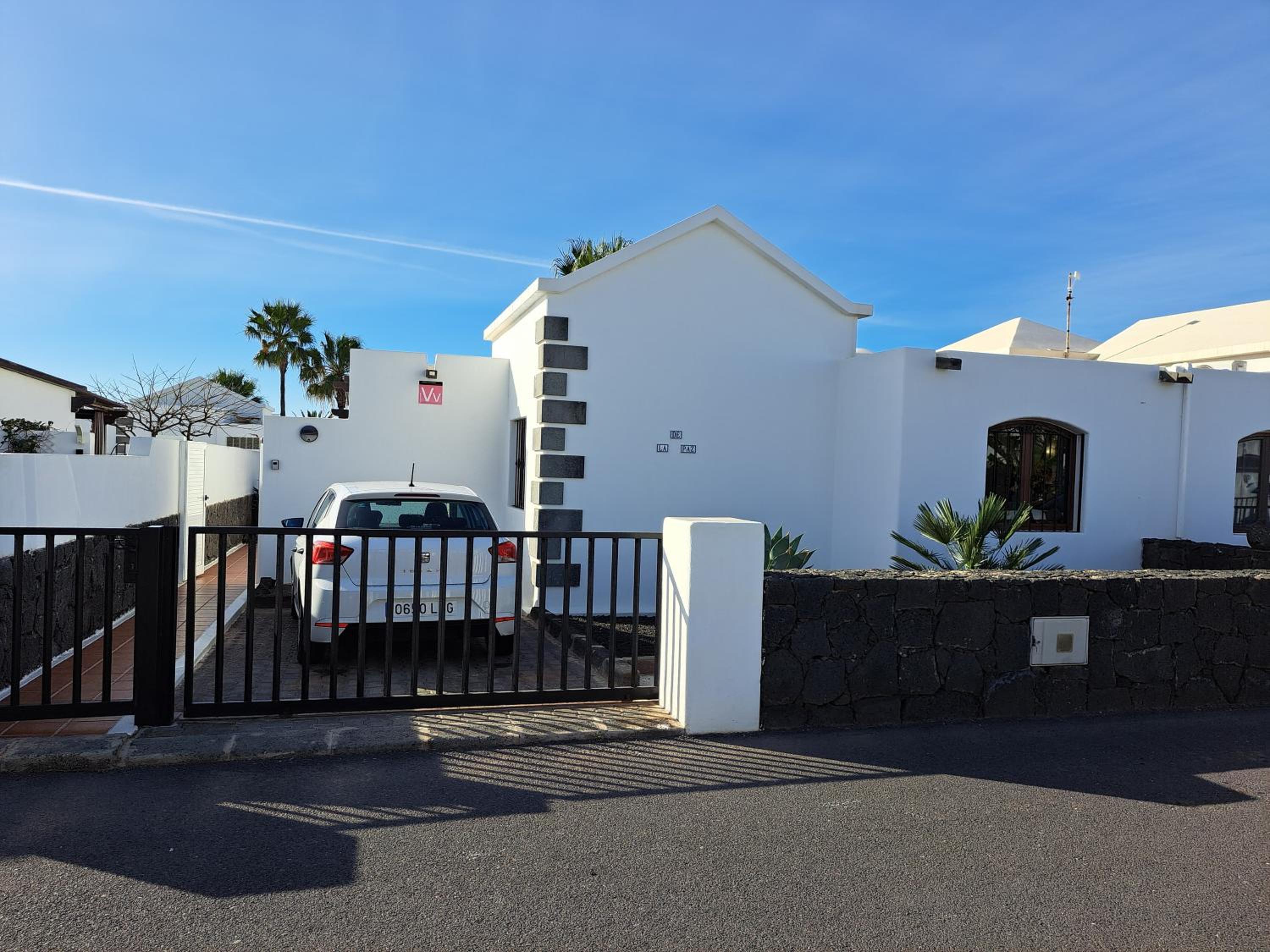 Villa with Garden View - Photo 23