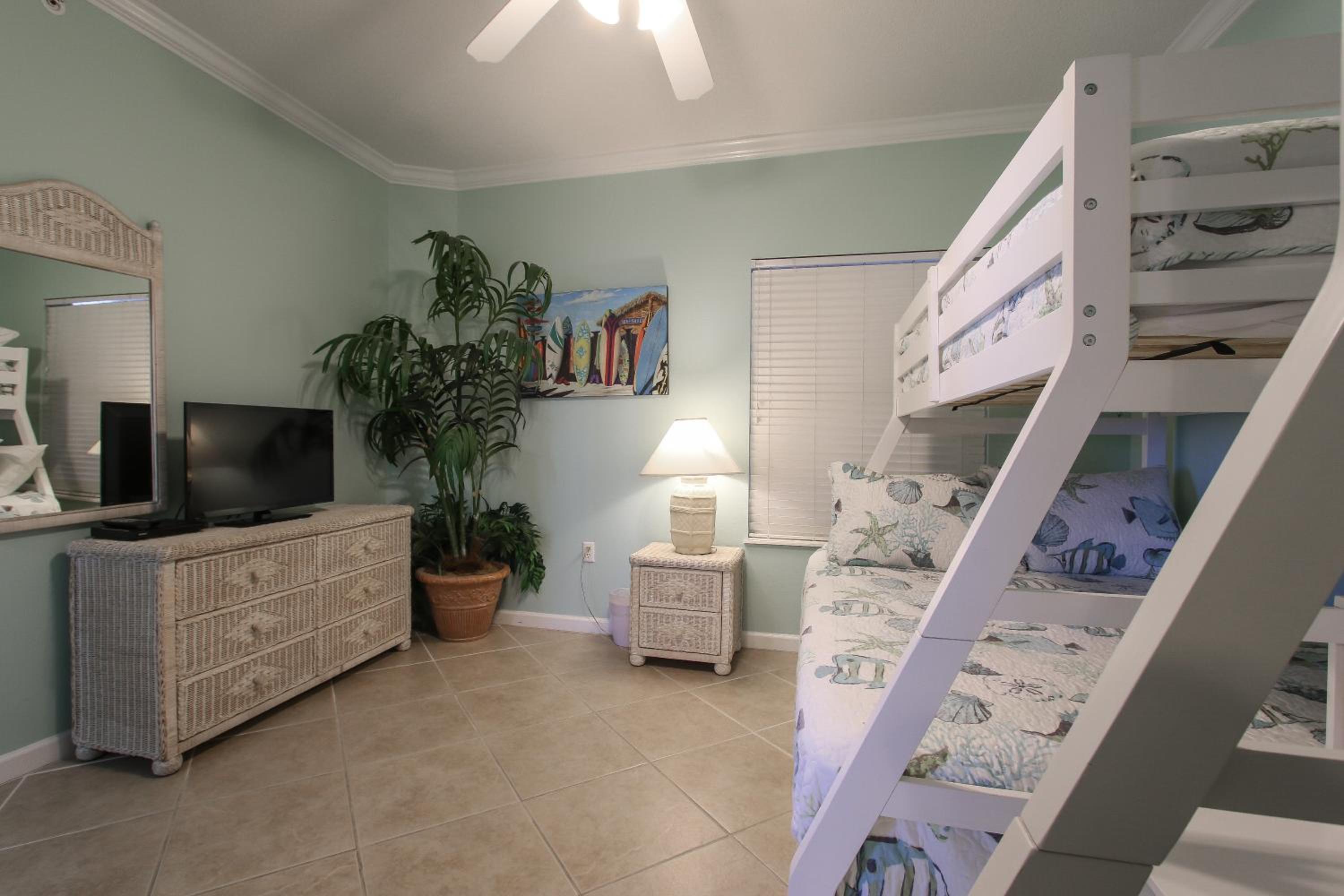 Three-Bedroom Apartment photo 1