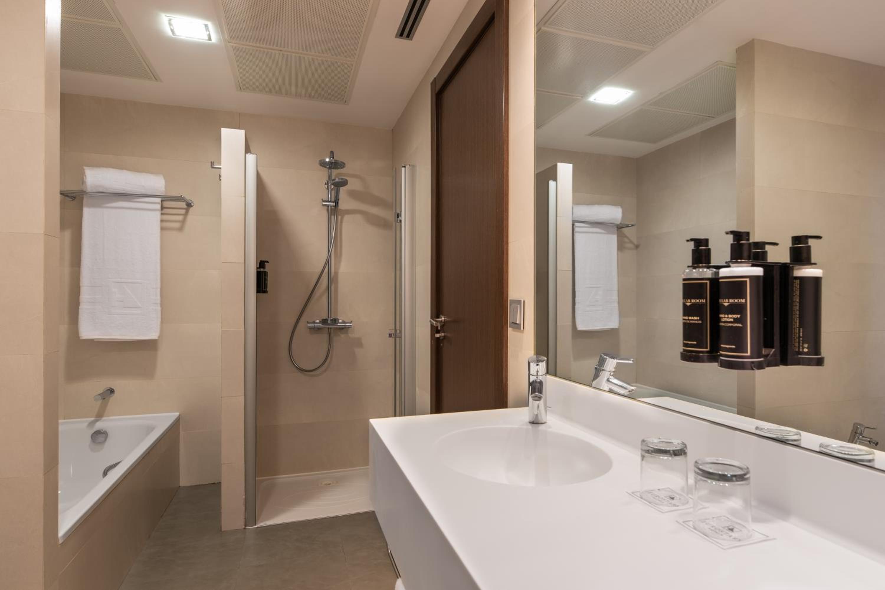 Superior Double Room - Photo 3