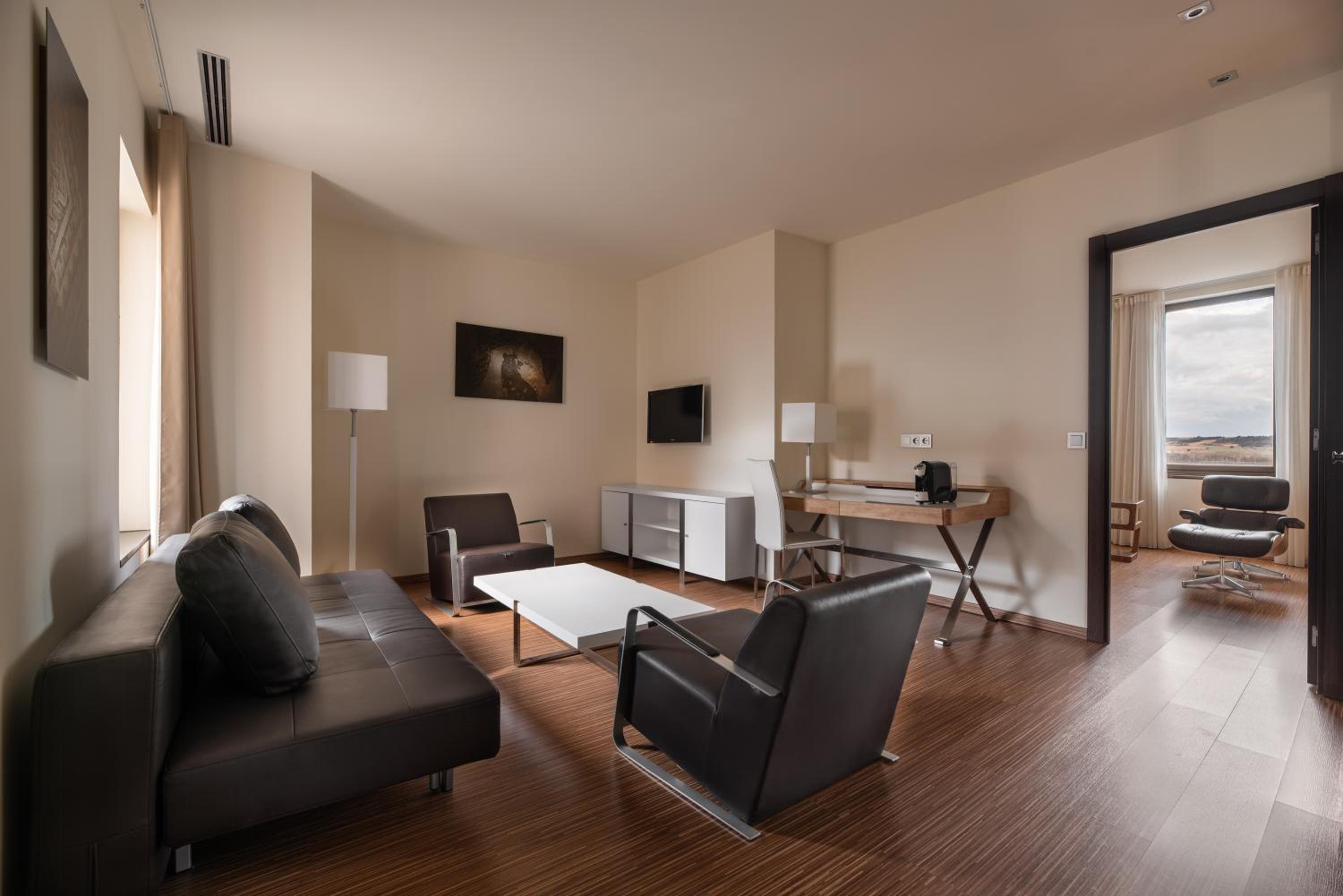 Standard Double Suite - Photo 5