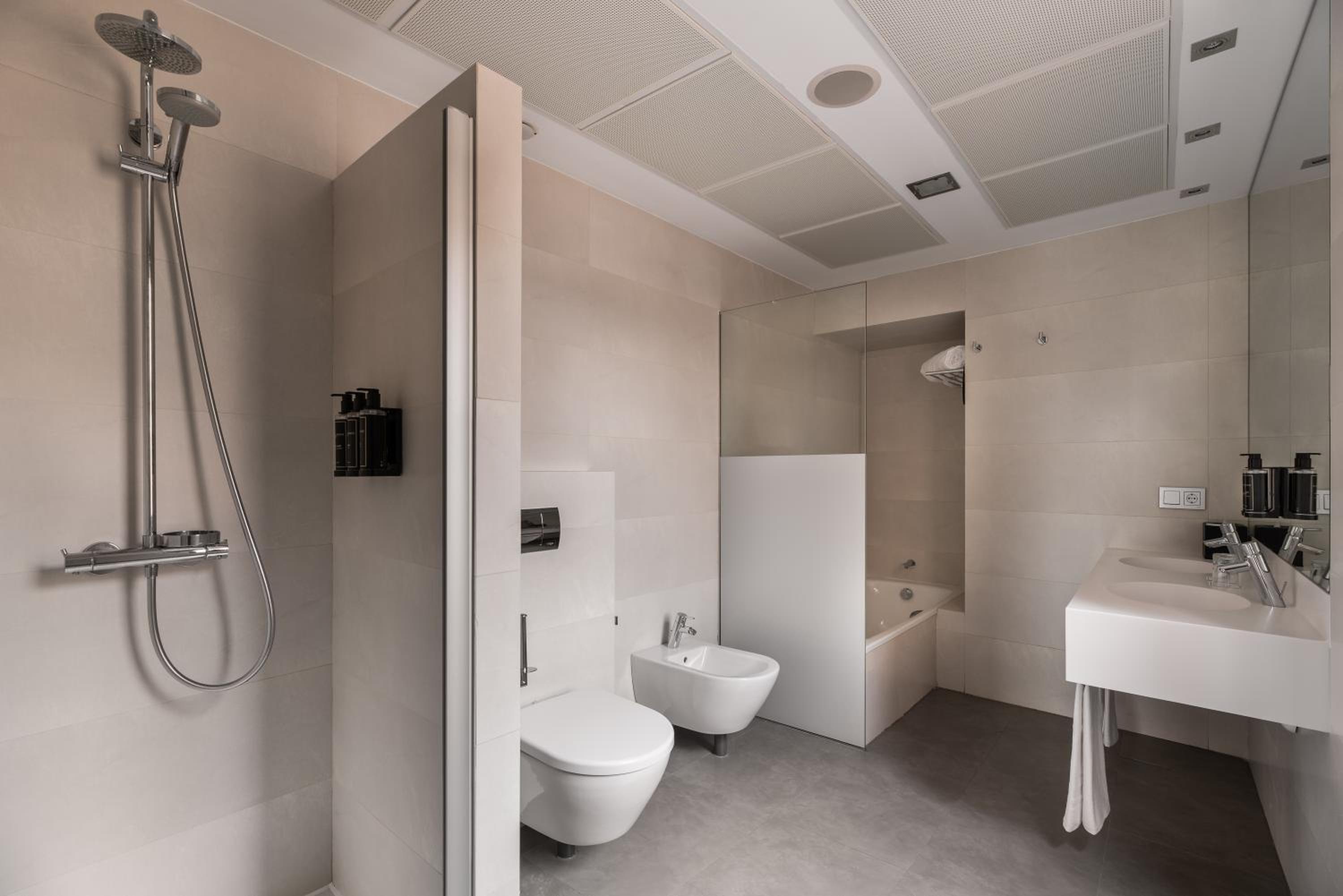 Standard Double Suite - Photo 2