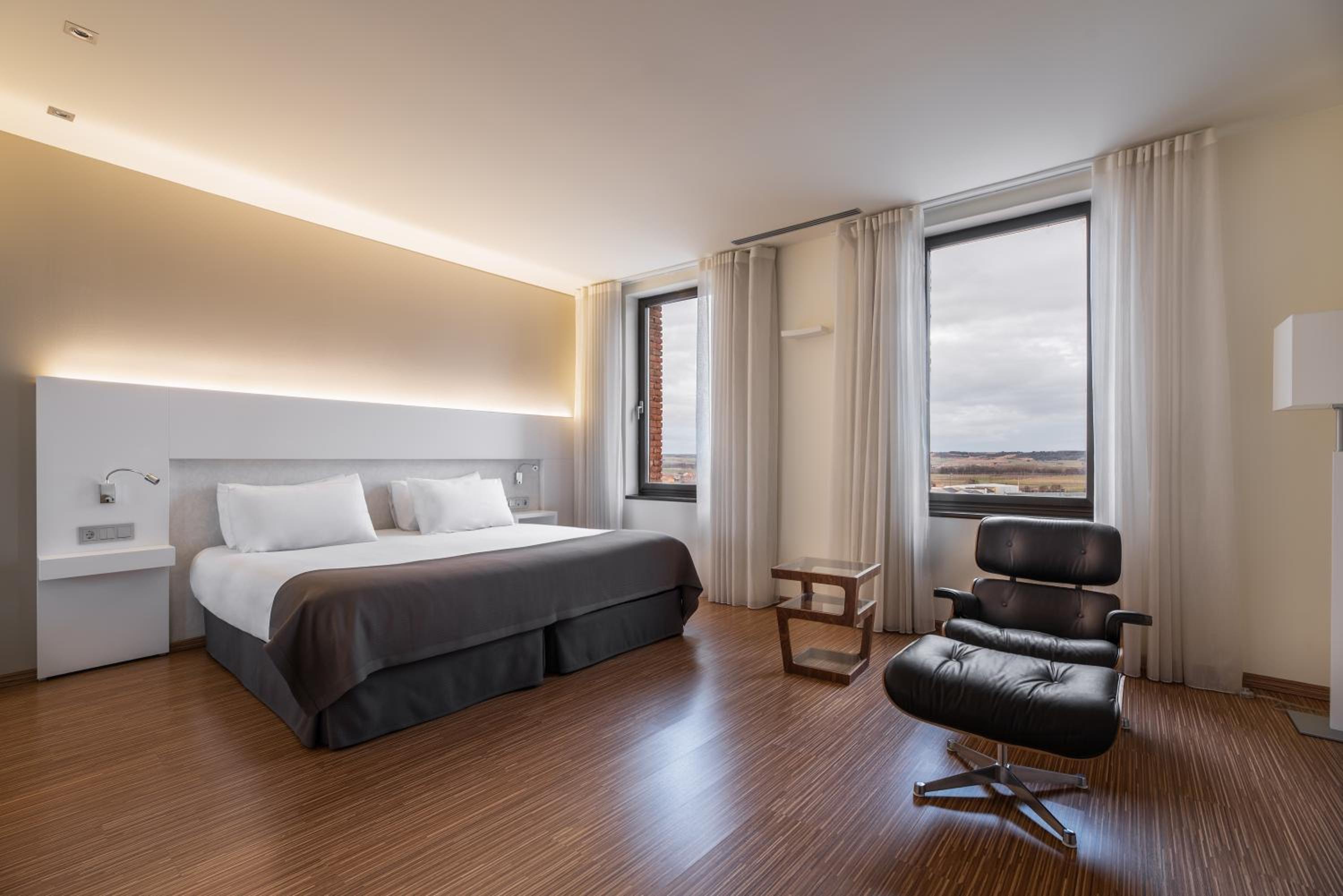 Standard Double Suite - Photo 3