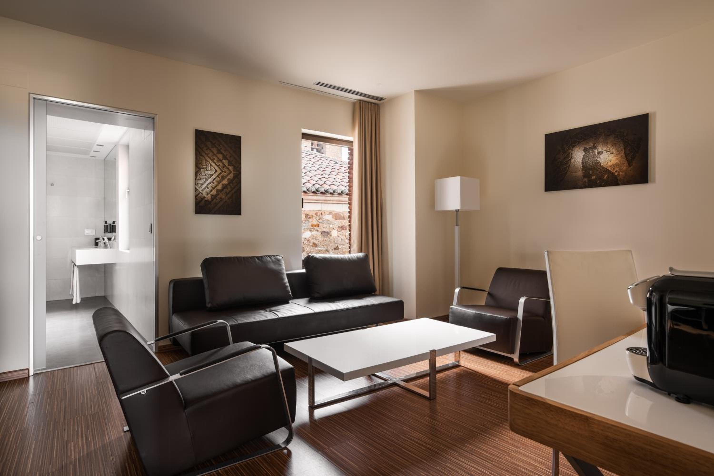 Standard Double Suite - Photo 1