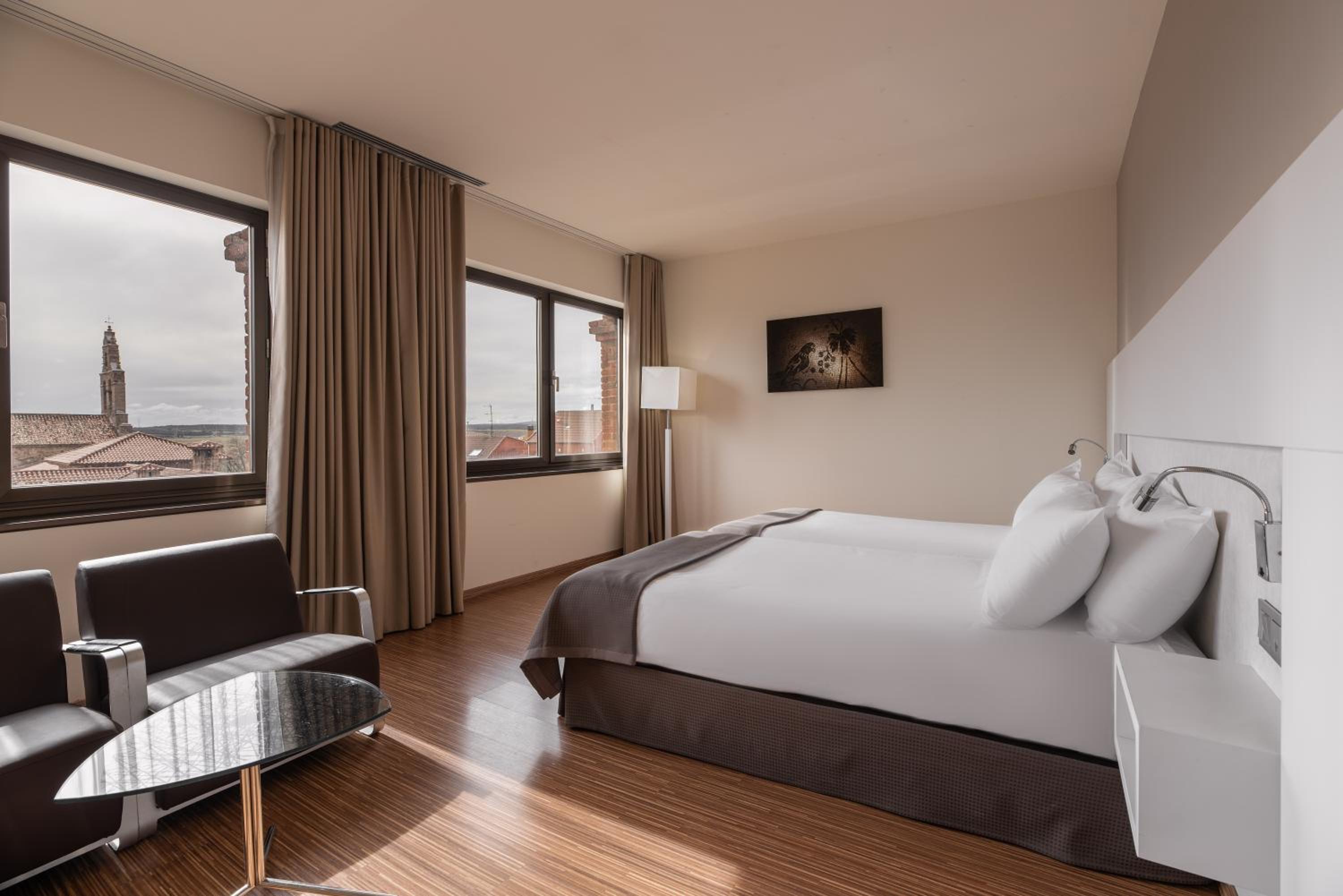 Deluxe Twin Room - Photo 3