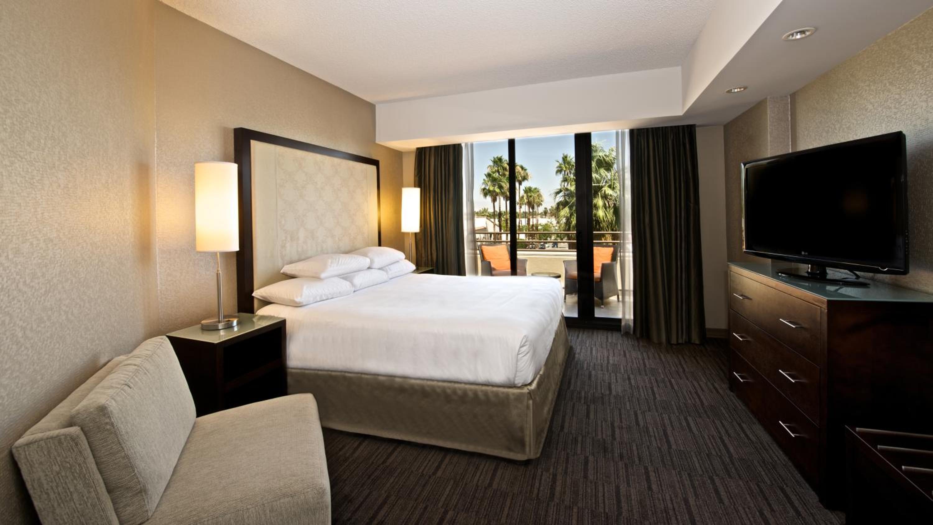 King Suite with Mountain View - Photo 1