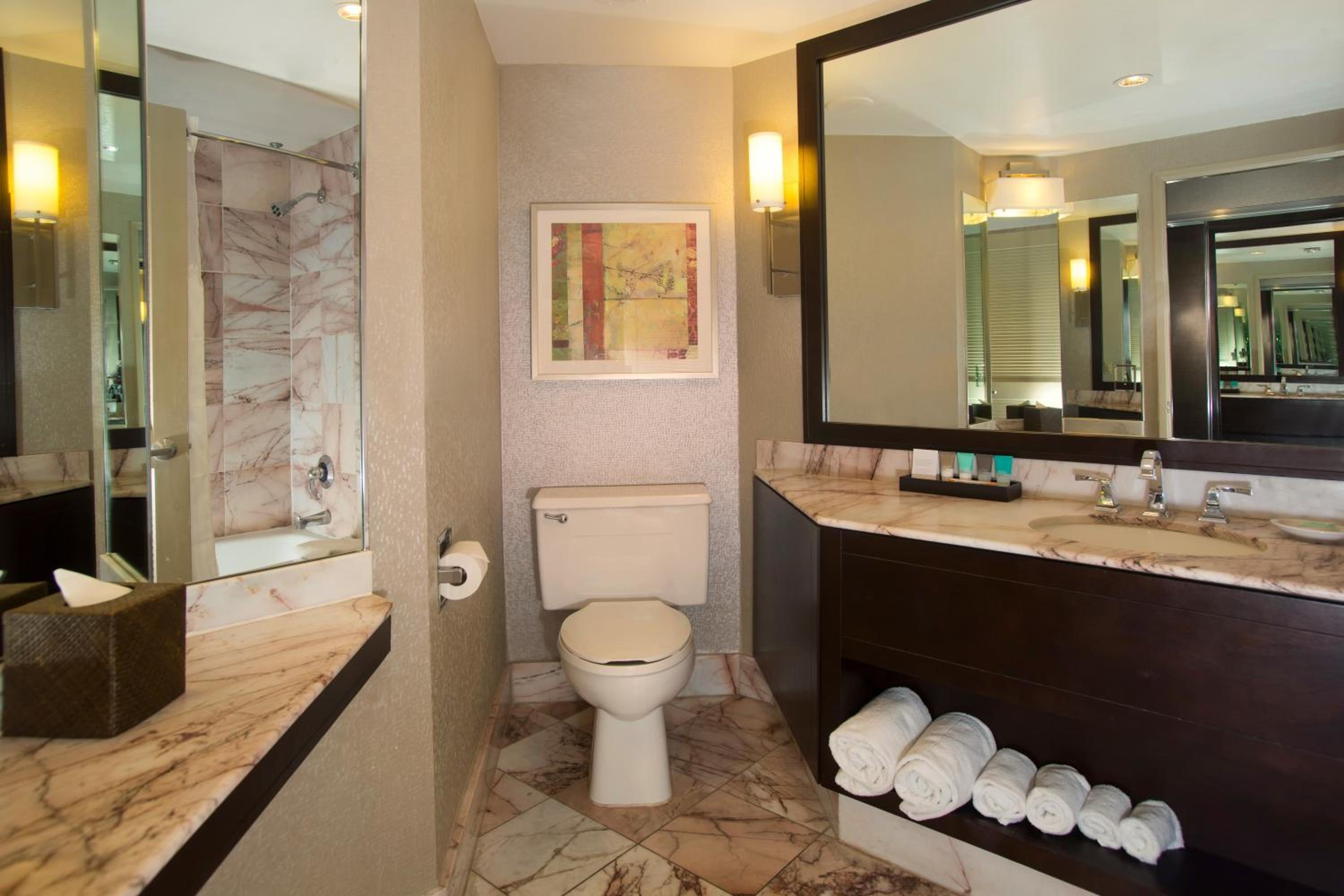 Suite with Two Double Beds - Photo 5