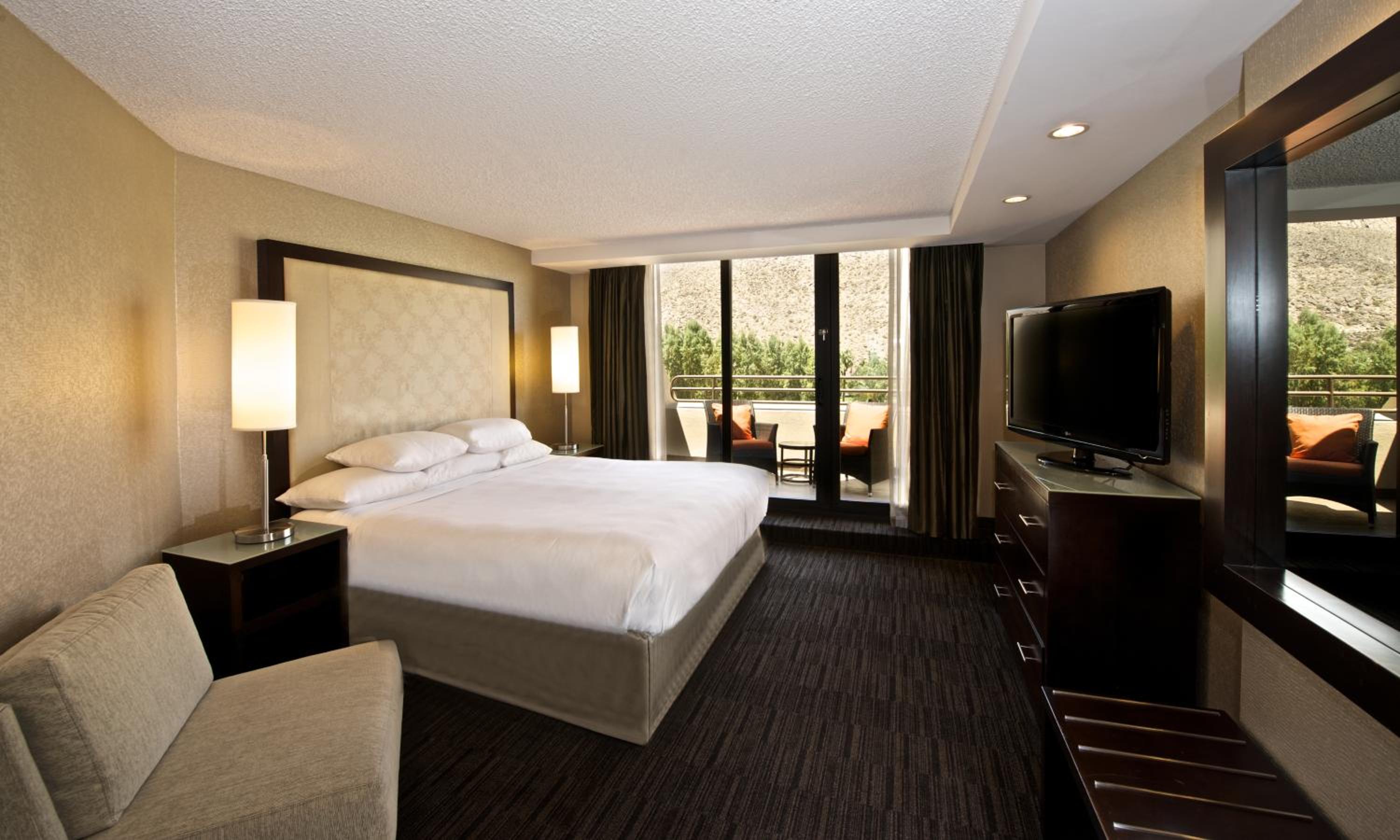 King Suite - Photo 1