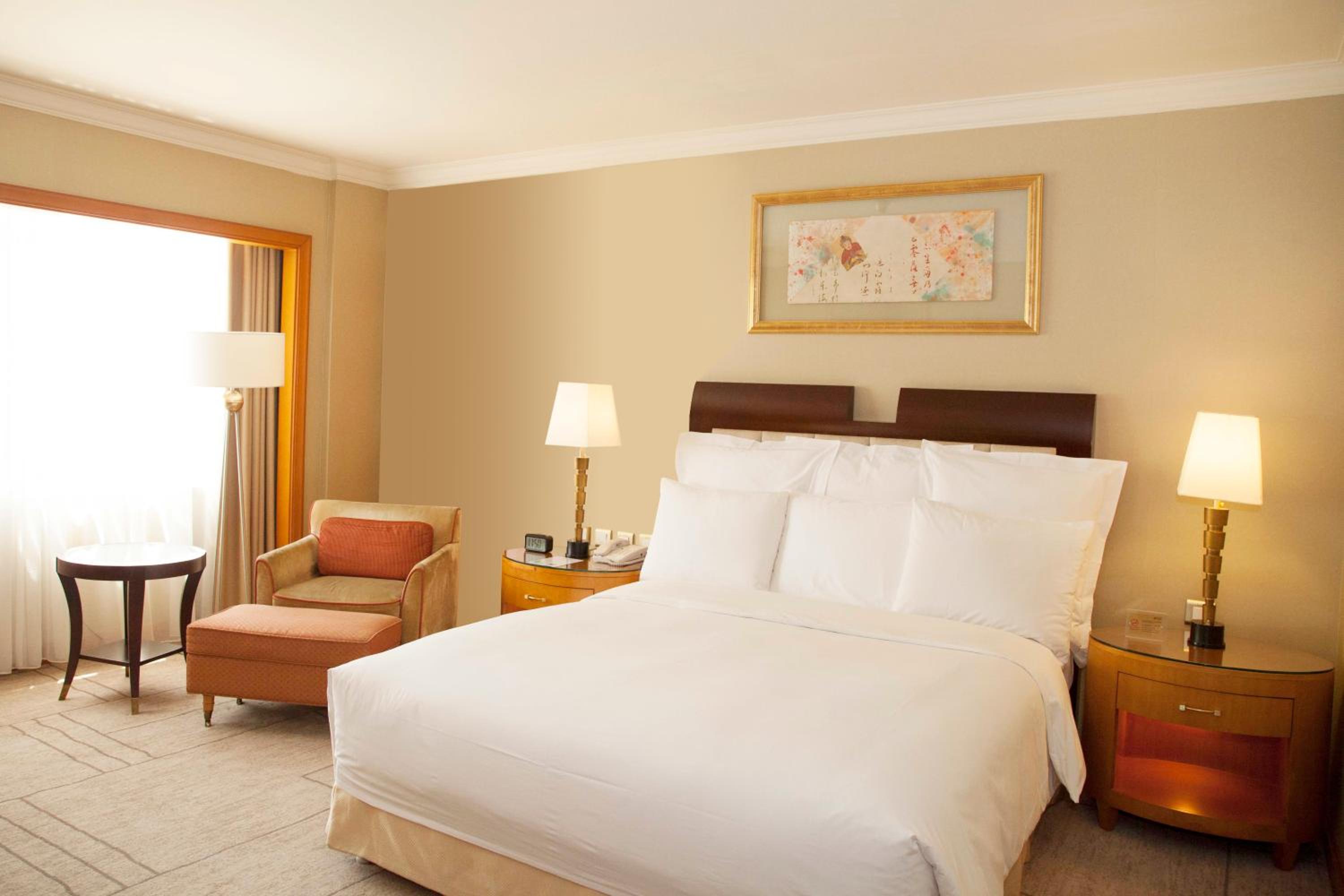 Deluxe Queen Room - Photo 1
