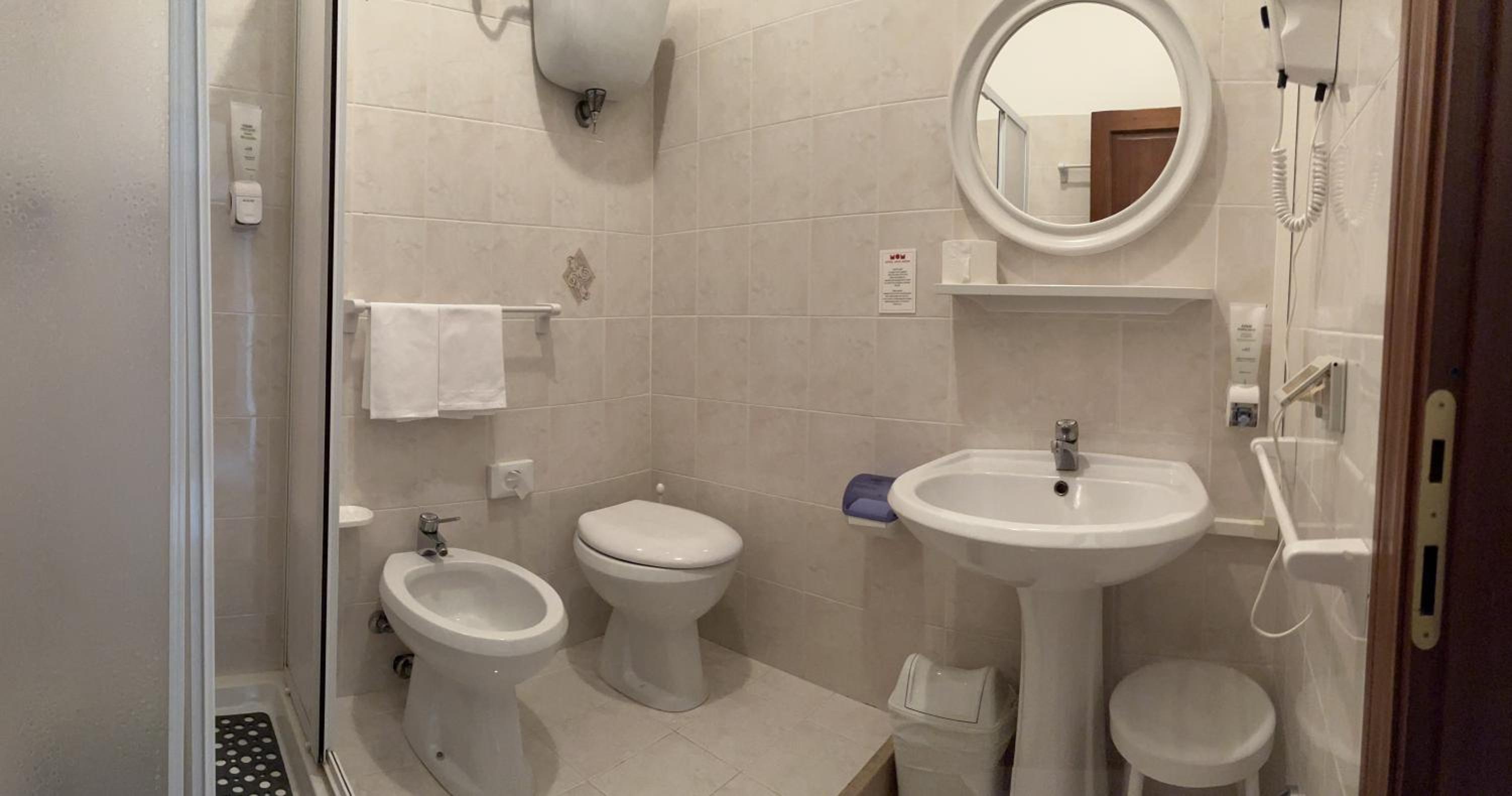 Double Room with Private External Bathroom photo 2