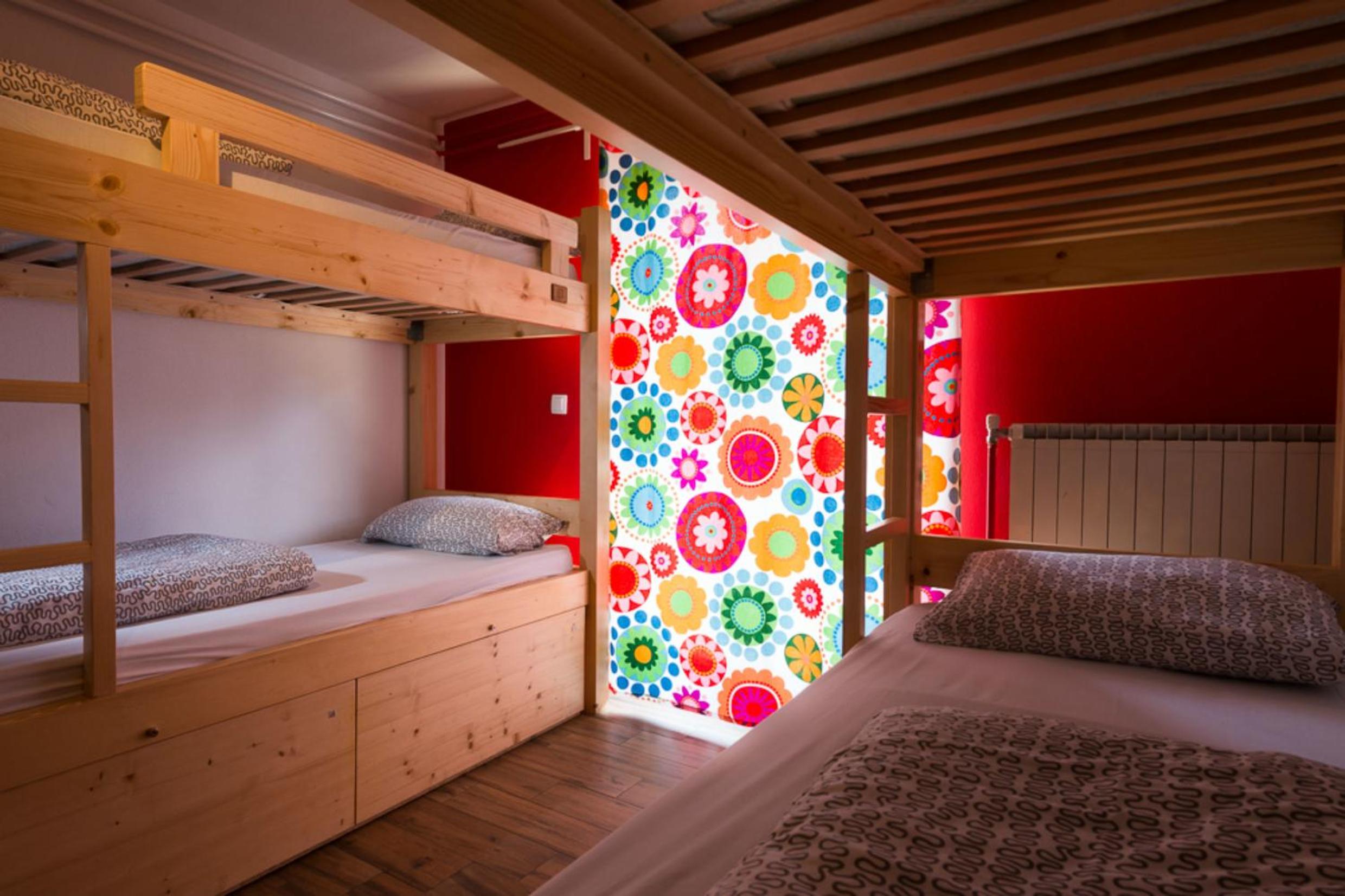 Bed in 6-Bed Mixed Dormitory Room photo 1
