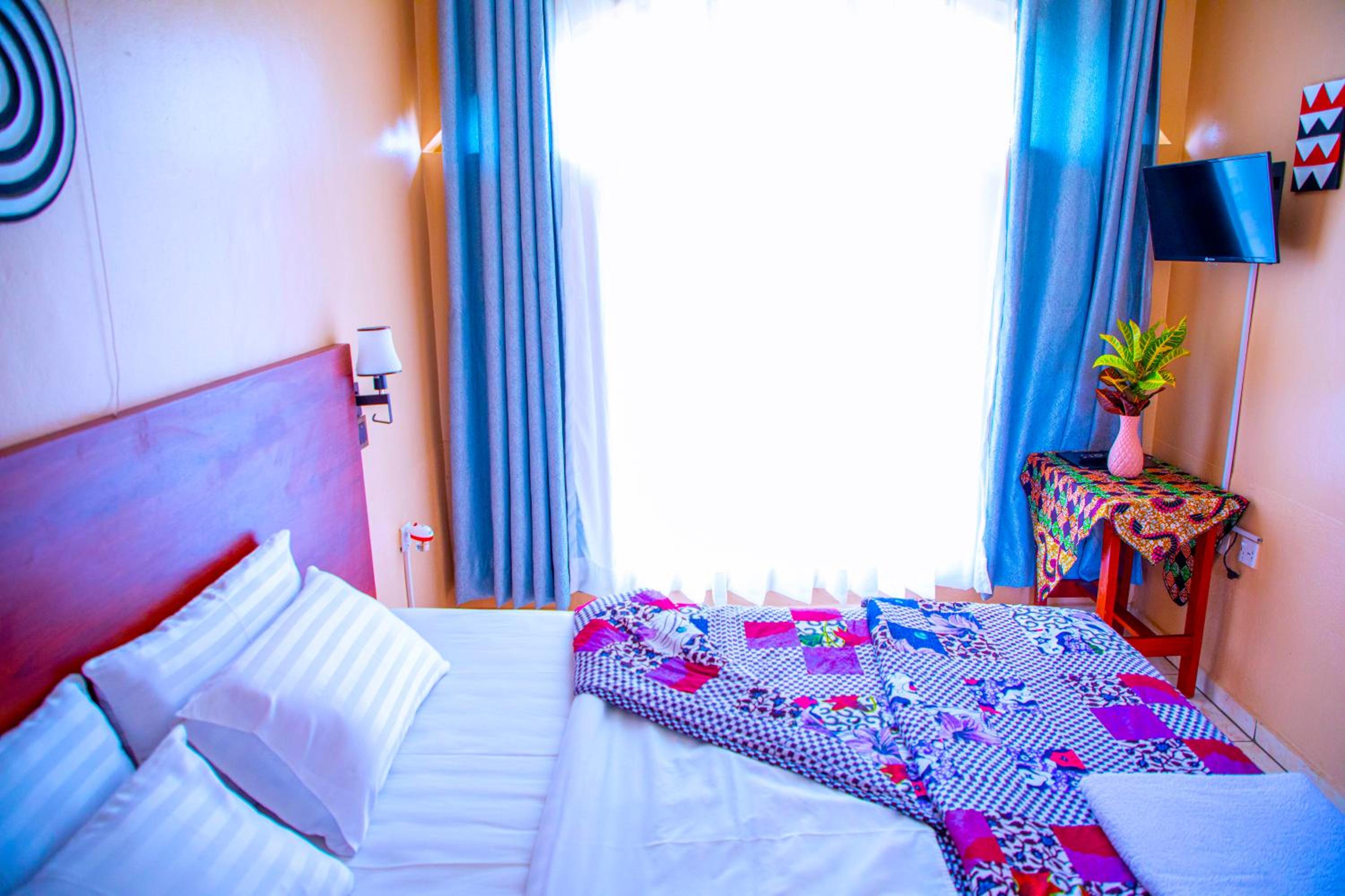 Two-Bedroom Apartment - Photo 2