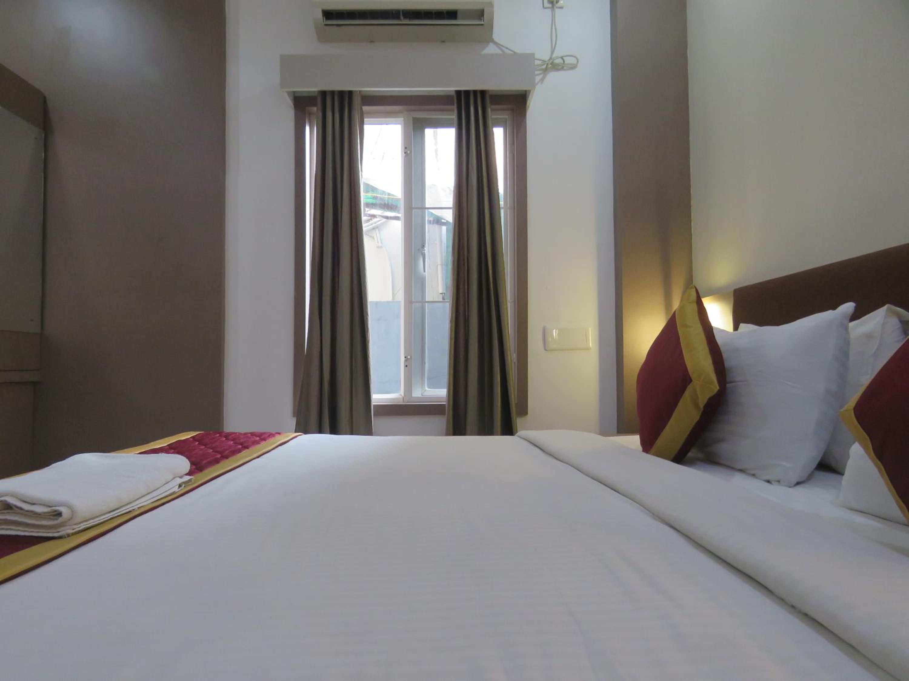 Deluxe Double Room - Photo 10