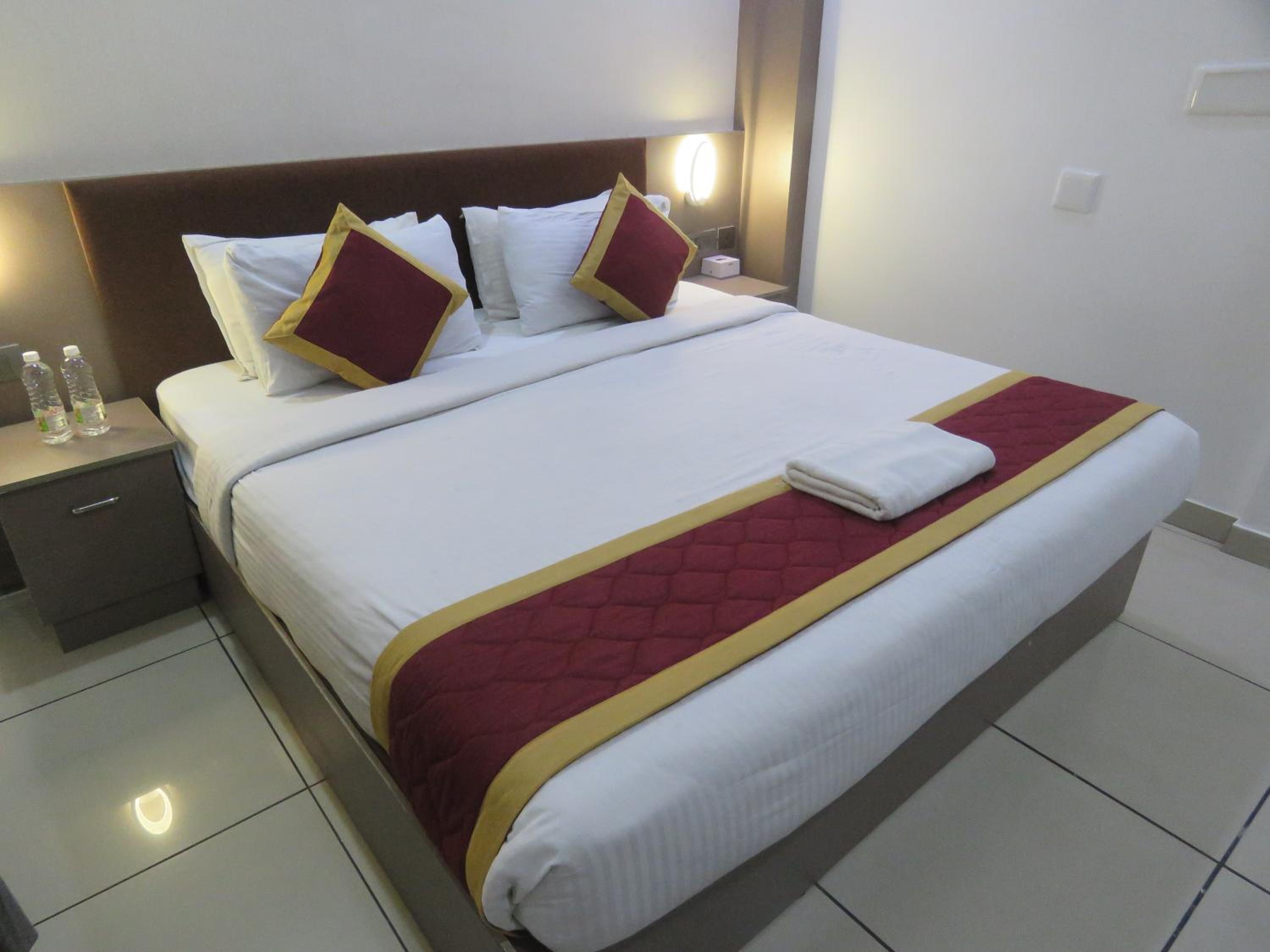 Deluxe Double Room - Photo 9