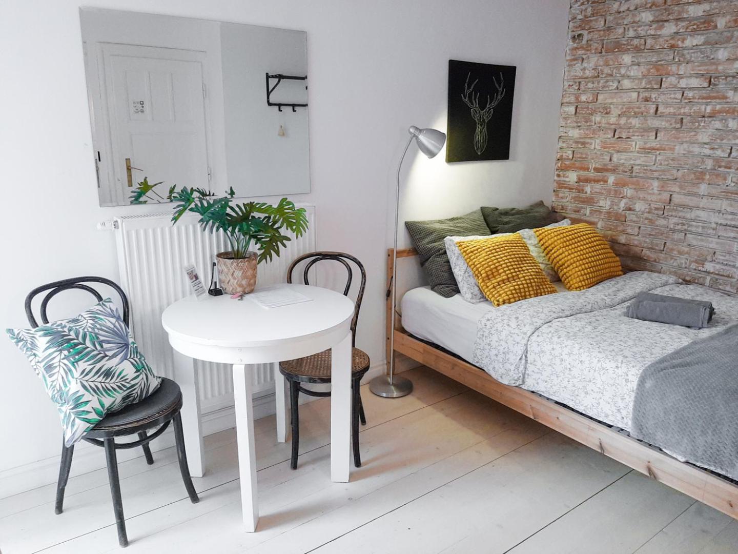 Studio Apartment - Photo 7