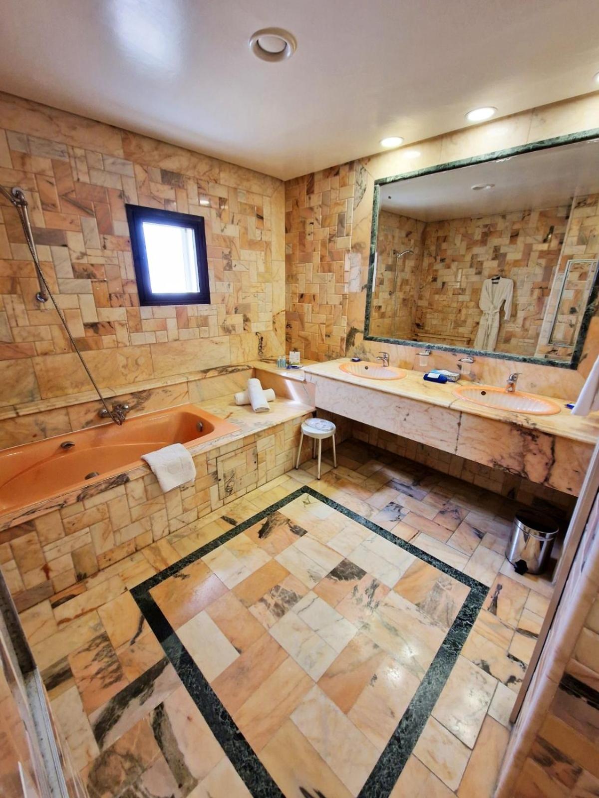 Family Suite thumbnail 6