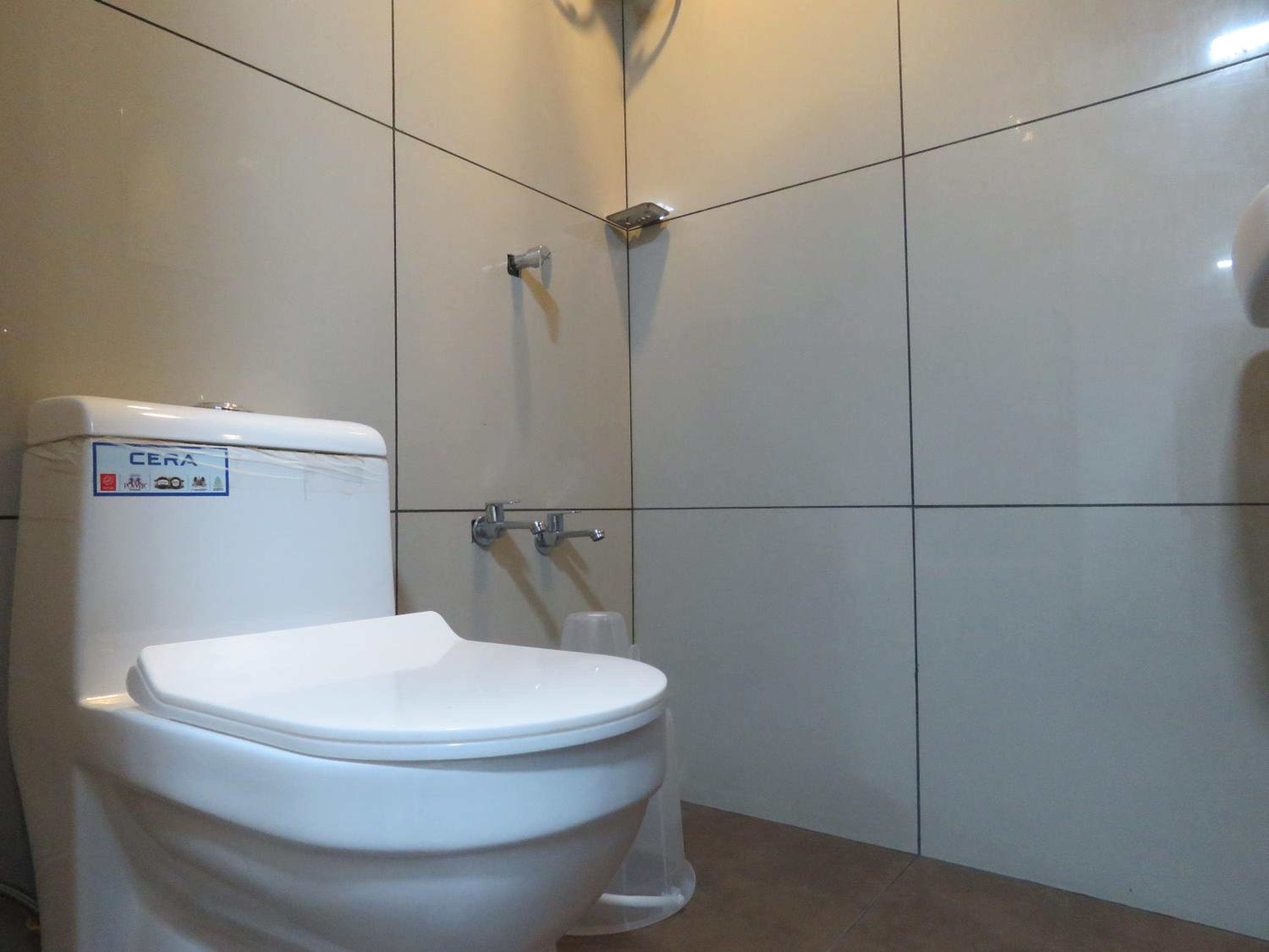 Deluxe Triple Room - Photo 11