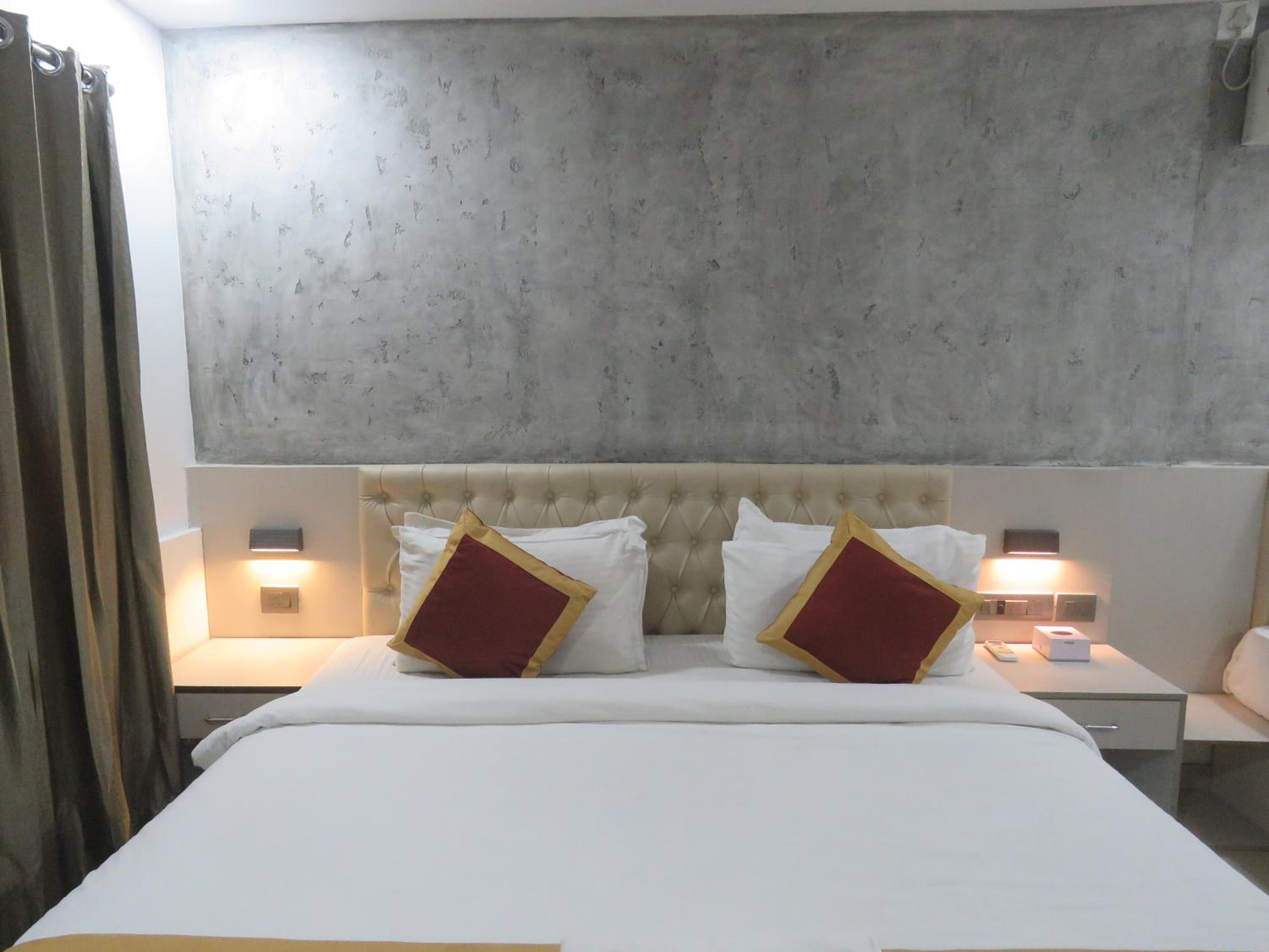 Deluxe Triple Room - Photo 9