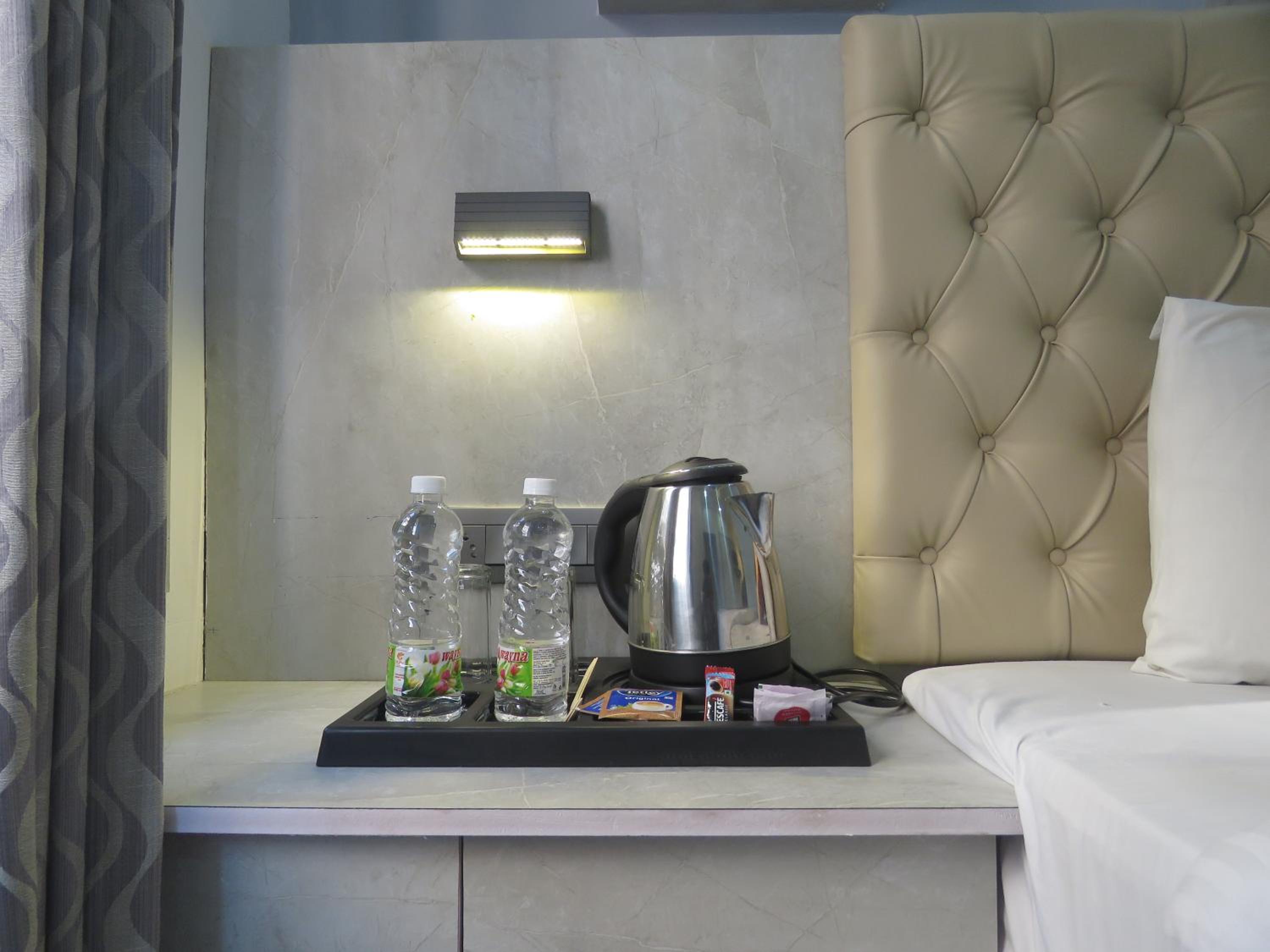 Standard Double Room - Photo 12